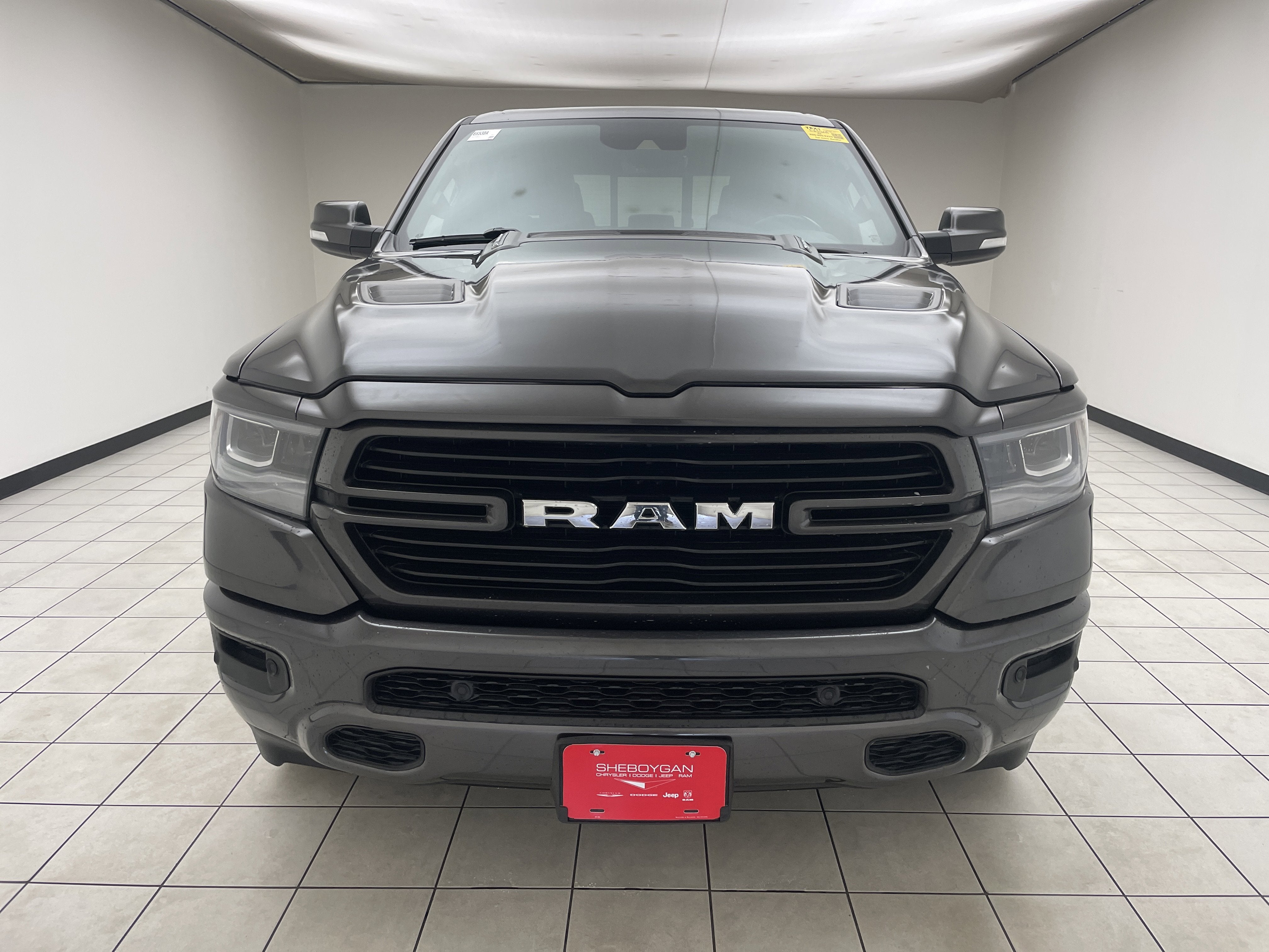2022 RAM 1500 Laramie Crew Cab 4x4 5'7' Box