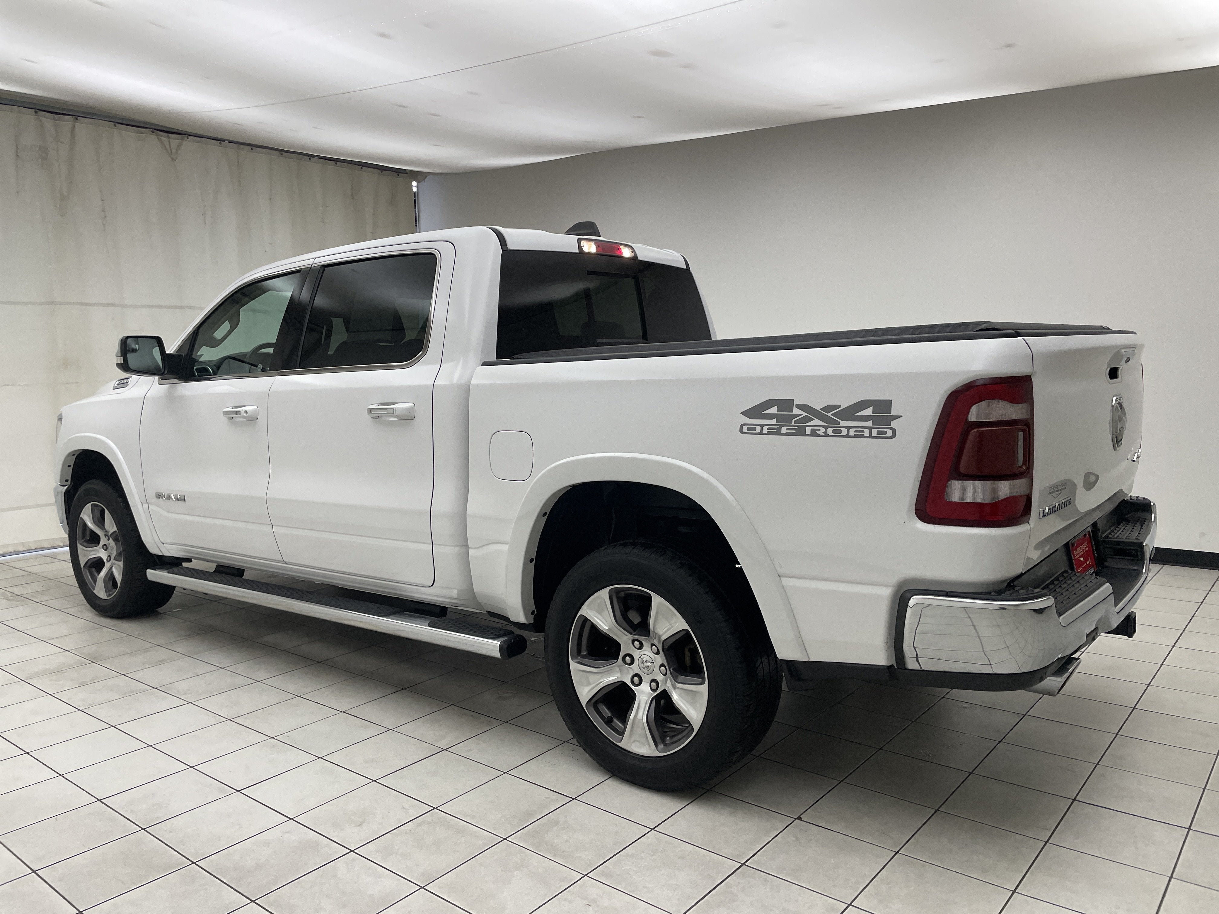 2021 RAM 1500 Laramie Crew Cab 4x4 5'7' Box