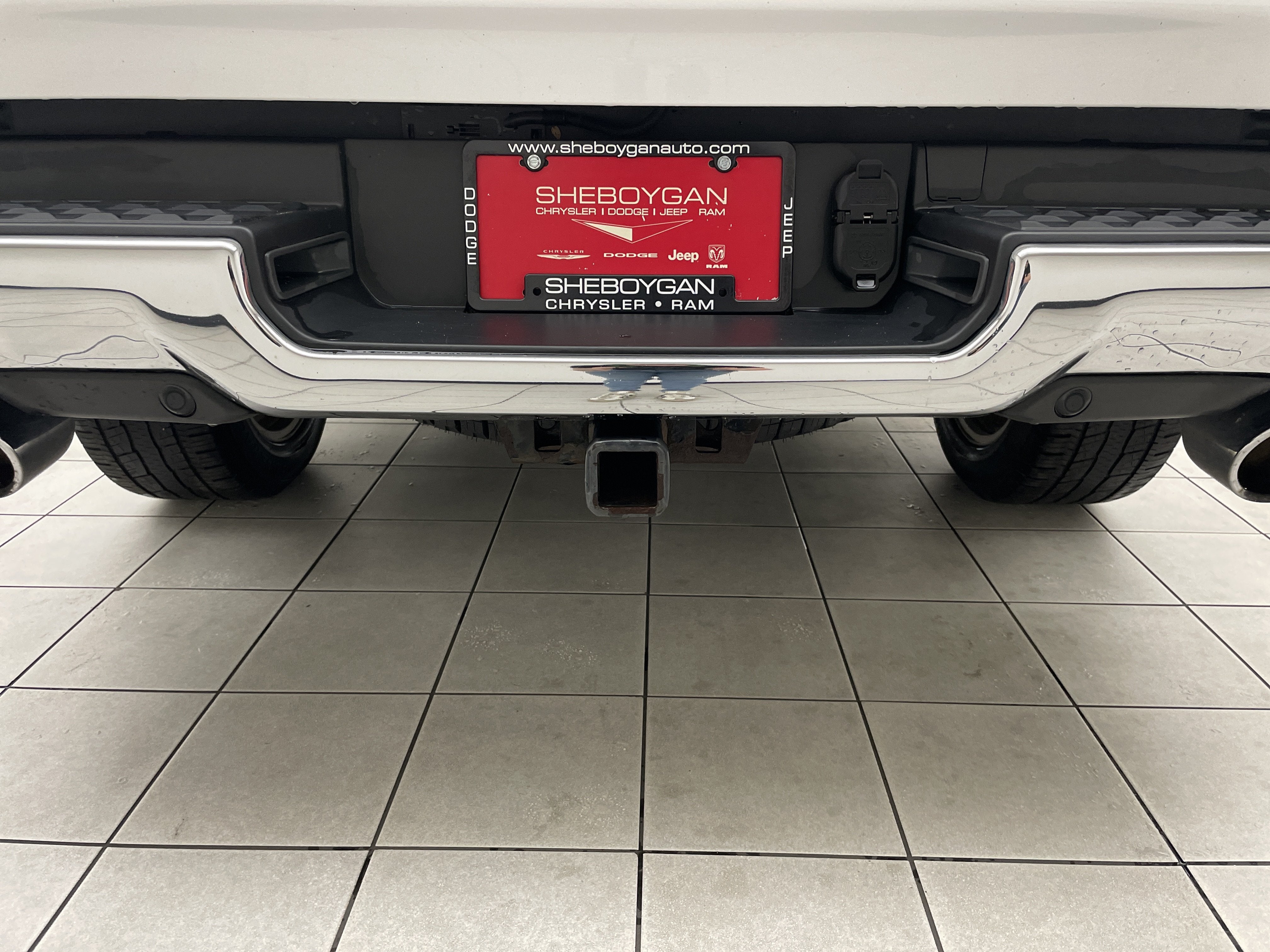 2021 RAM 1500 Laramie Crew Cab 4x4 5'7' Box