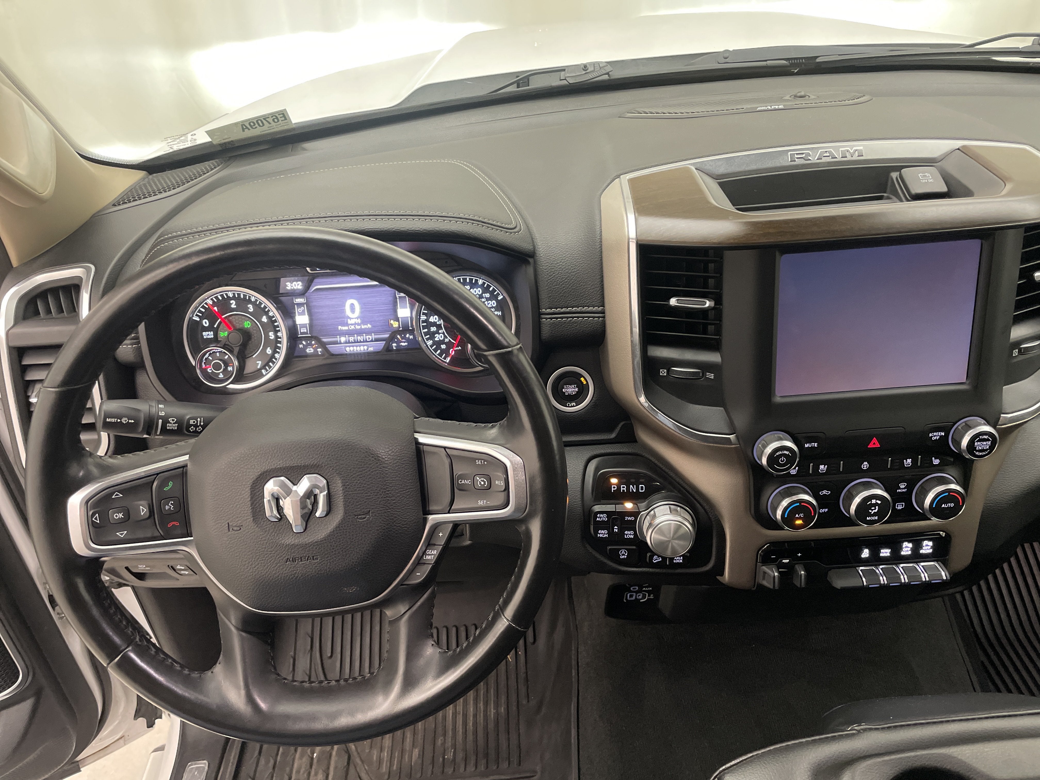 2021 RAM 1500 Laramie Crew Cab 4x4 5'7' Box