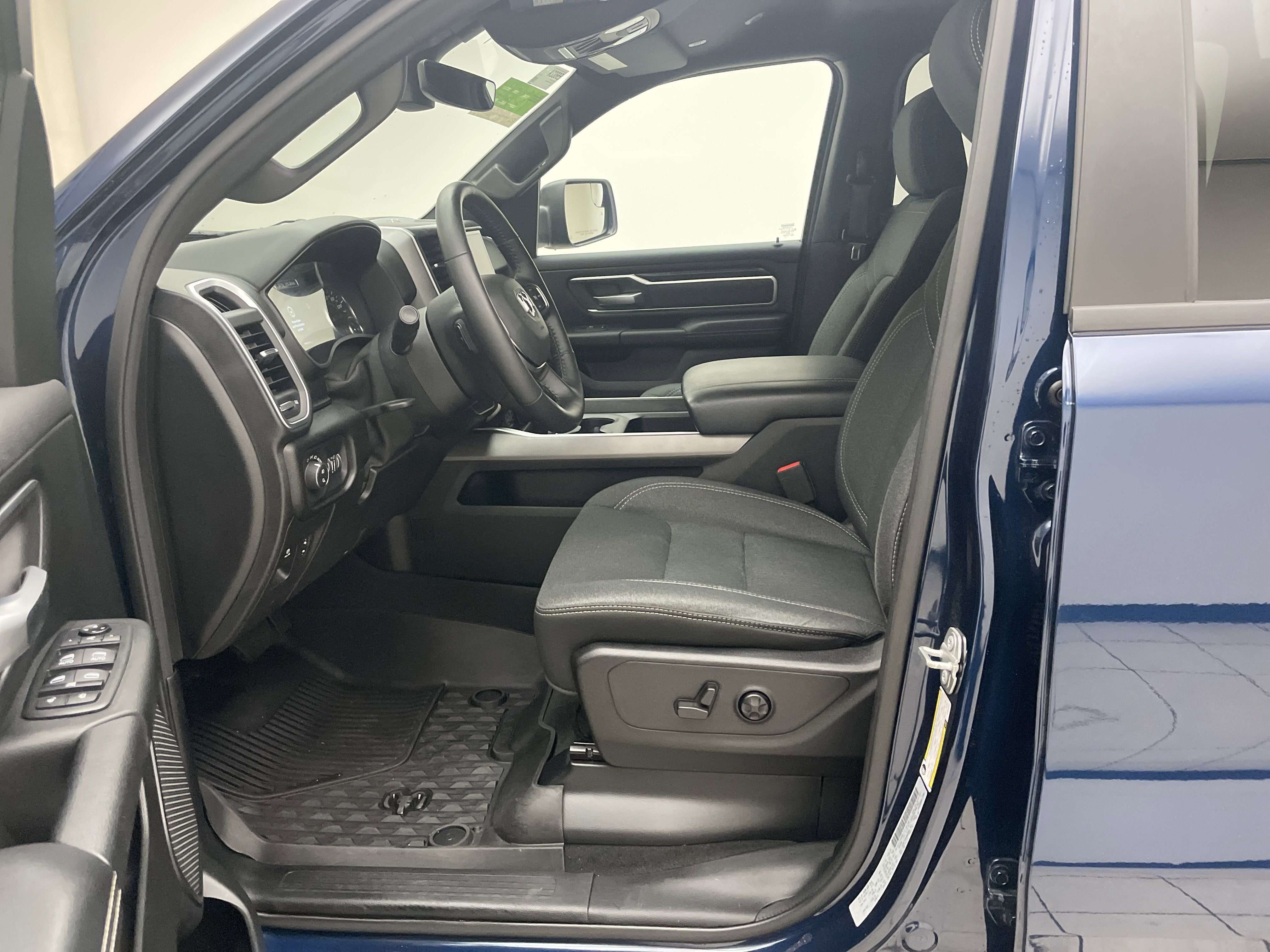 2019 RAM 1500 Big Horn/Lone Star Crew Cab 4x4 6'4' Box