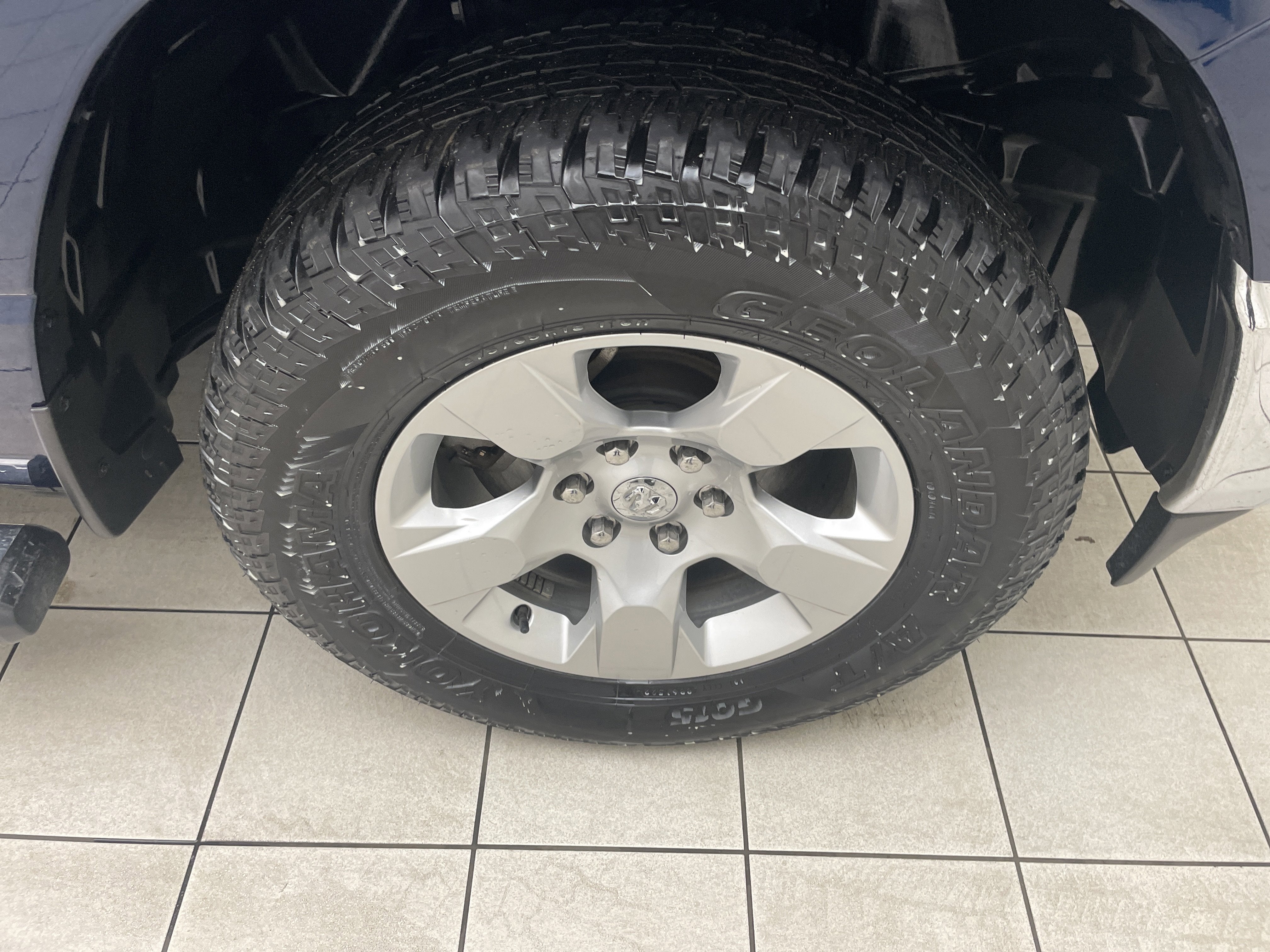 2019 RAM 1500 Big Horn/Lone Star Crew Cab 4x4 6'4' Box