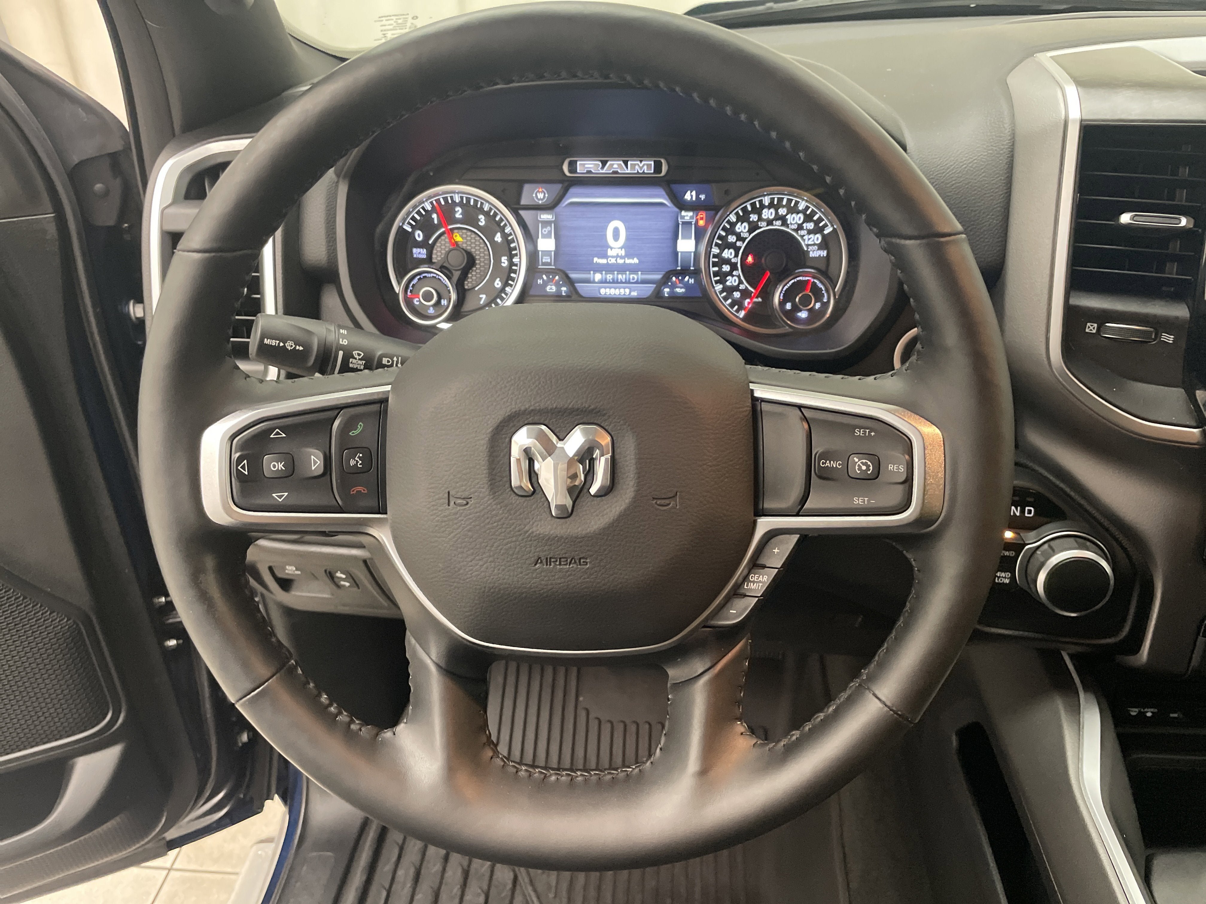 2019 RAM 1500 Big Horn/Lone Star Crew Cab 4x4 6'4' Box