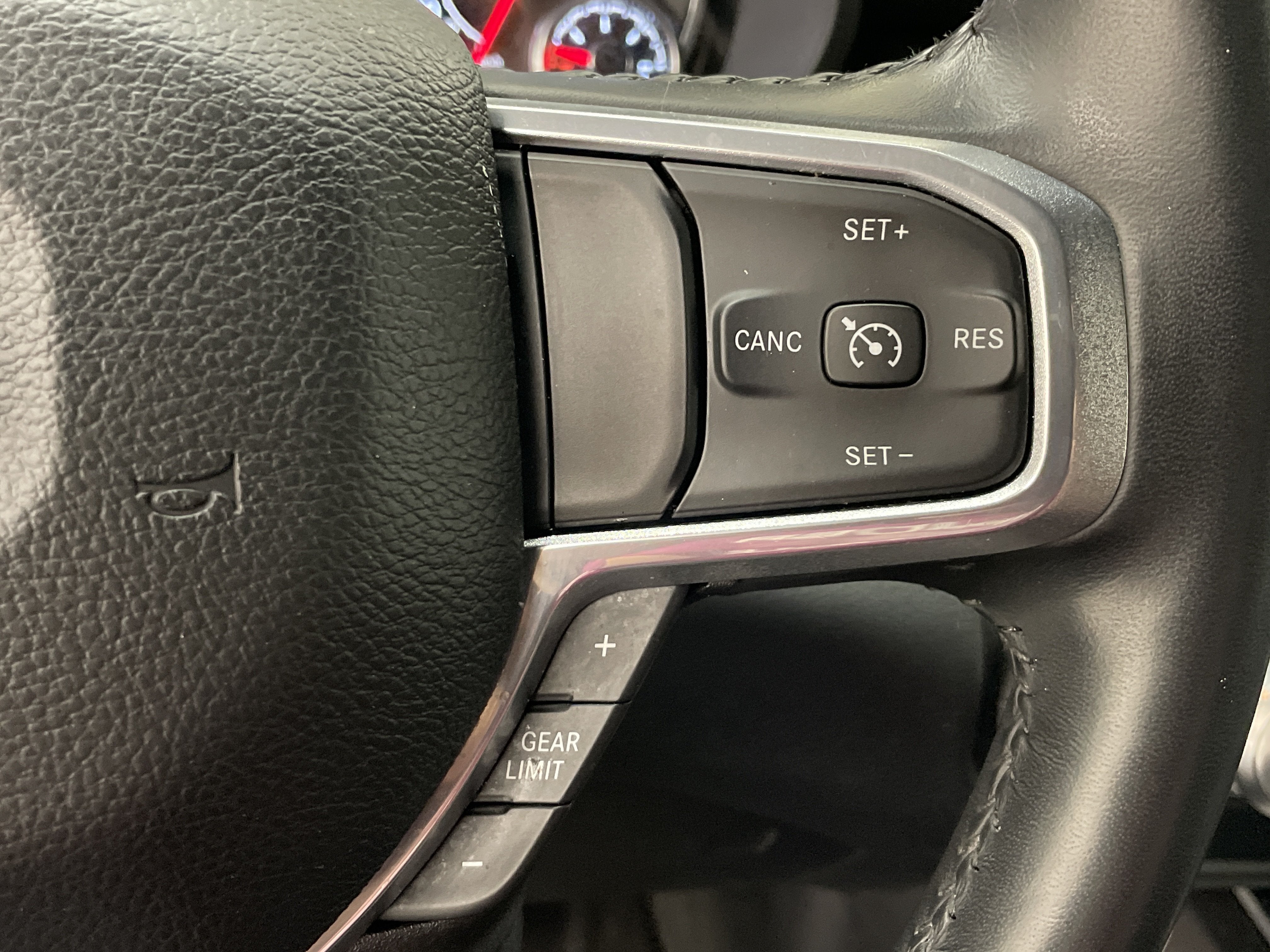 2022 RAM 1500 Laramie Crew Cab 4x4 6'4' Box