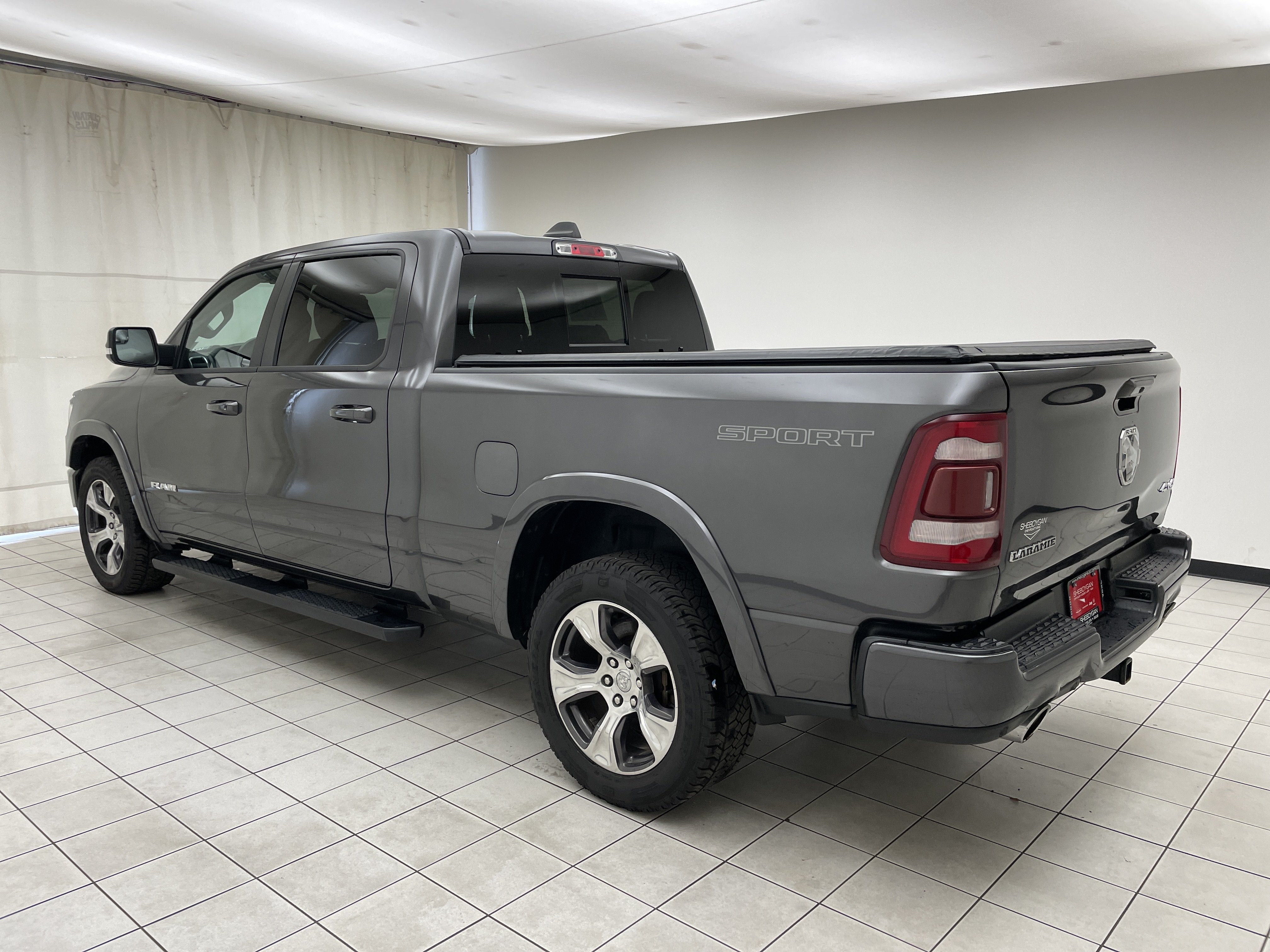 2022 RAM 1500 Laramie Crew Cab 4x4 6'4' Box