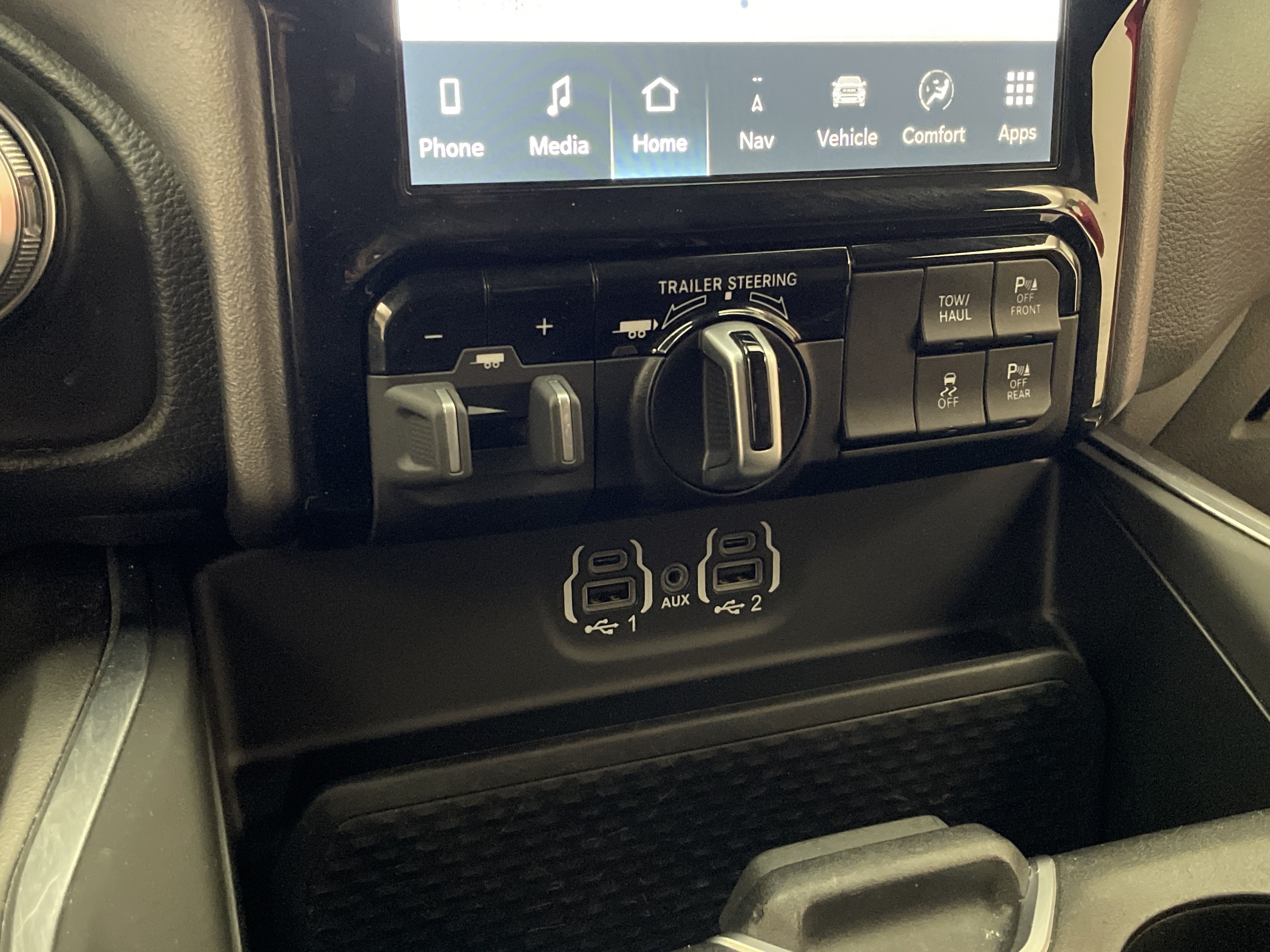 2022 RAM 1500 Laramie Crew Cab 4x4 6'4' Box