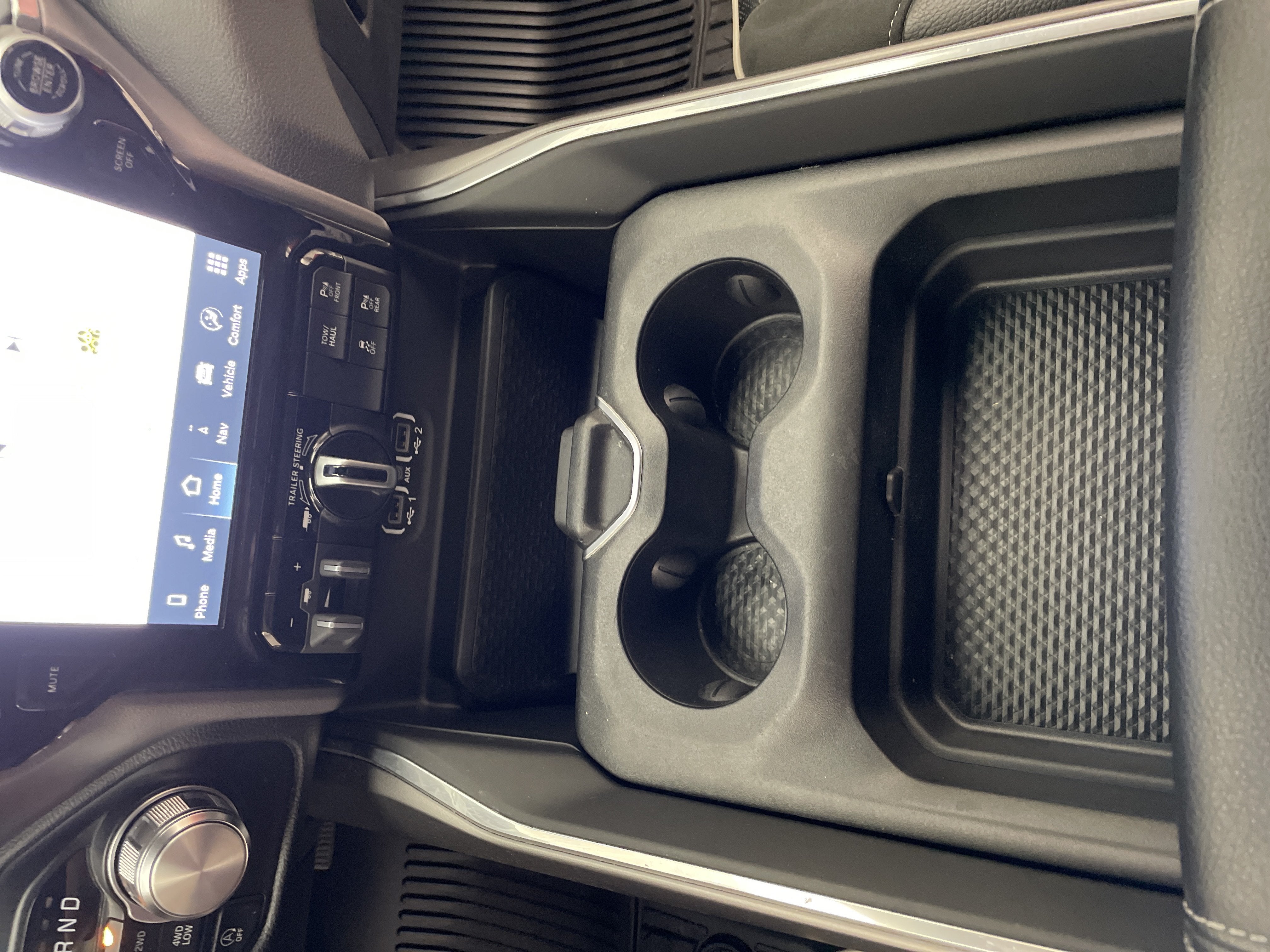 2022 RAM 1500 Laramie Crew Cab 4x4 6'4' Box