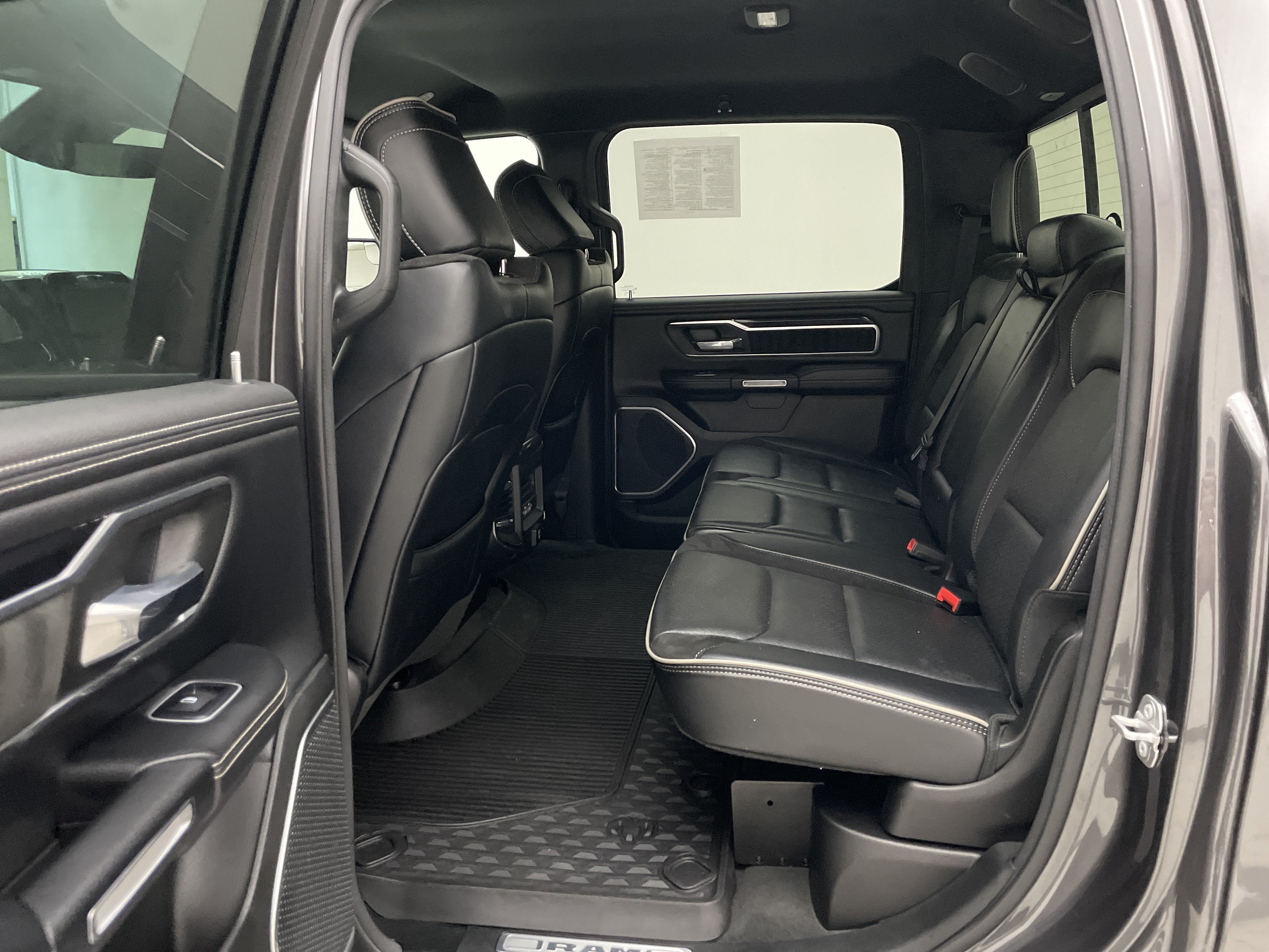 2022 RAM 1500 Laramie Crew Cab 4x4 6'4' Box