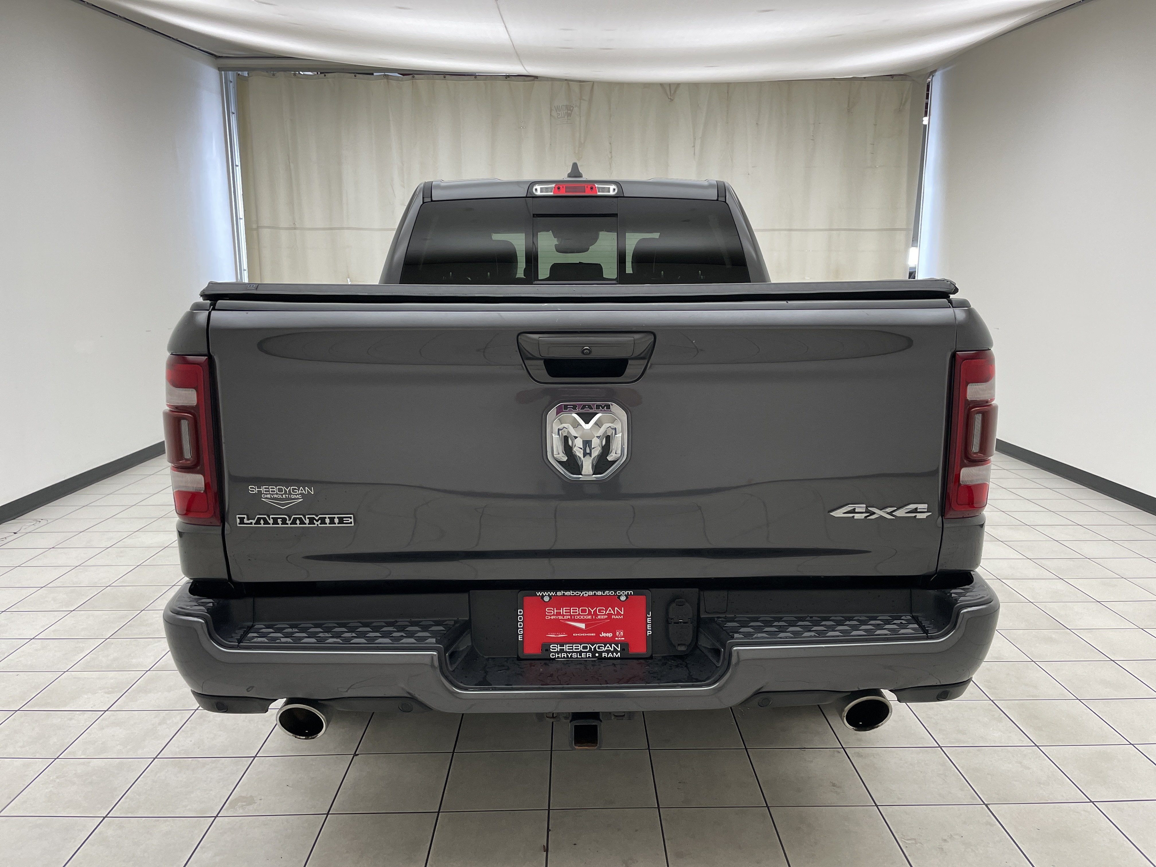 2022 RAM 1500 Laramie Crew Cab 4x4 6'4' Box