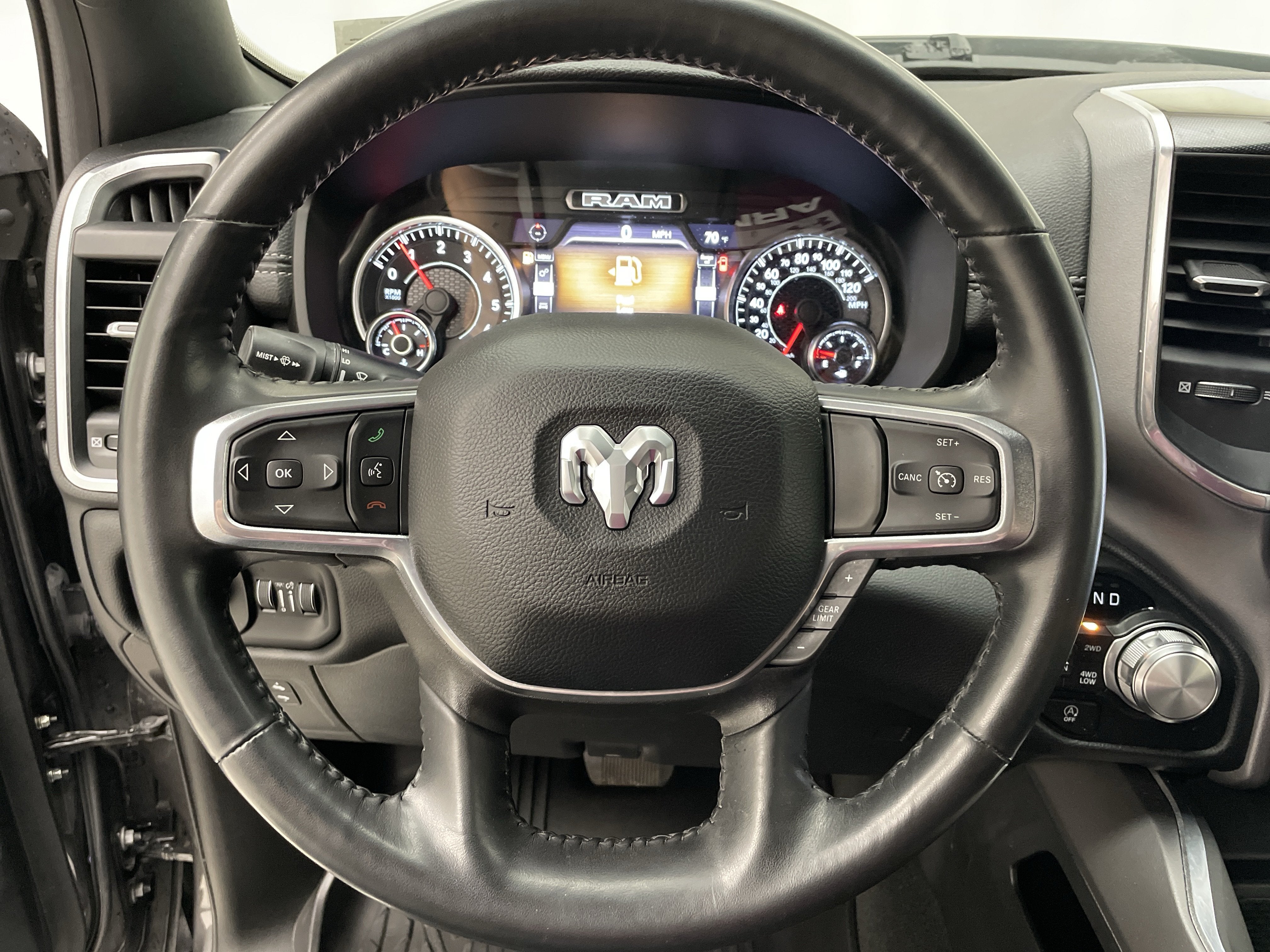 2022 RAM 1500 Laramie Crew Cab 4x4 6'4' Box