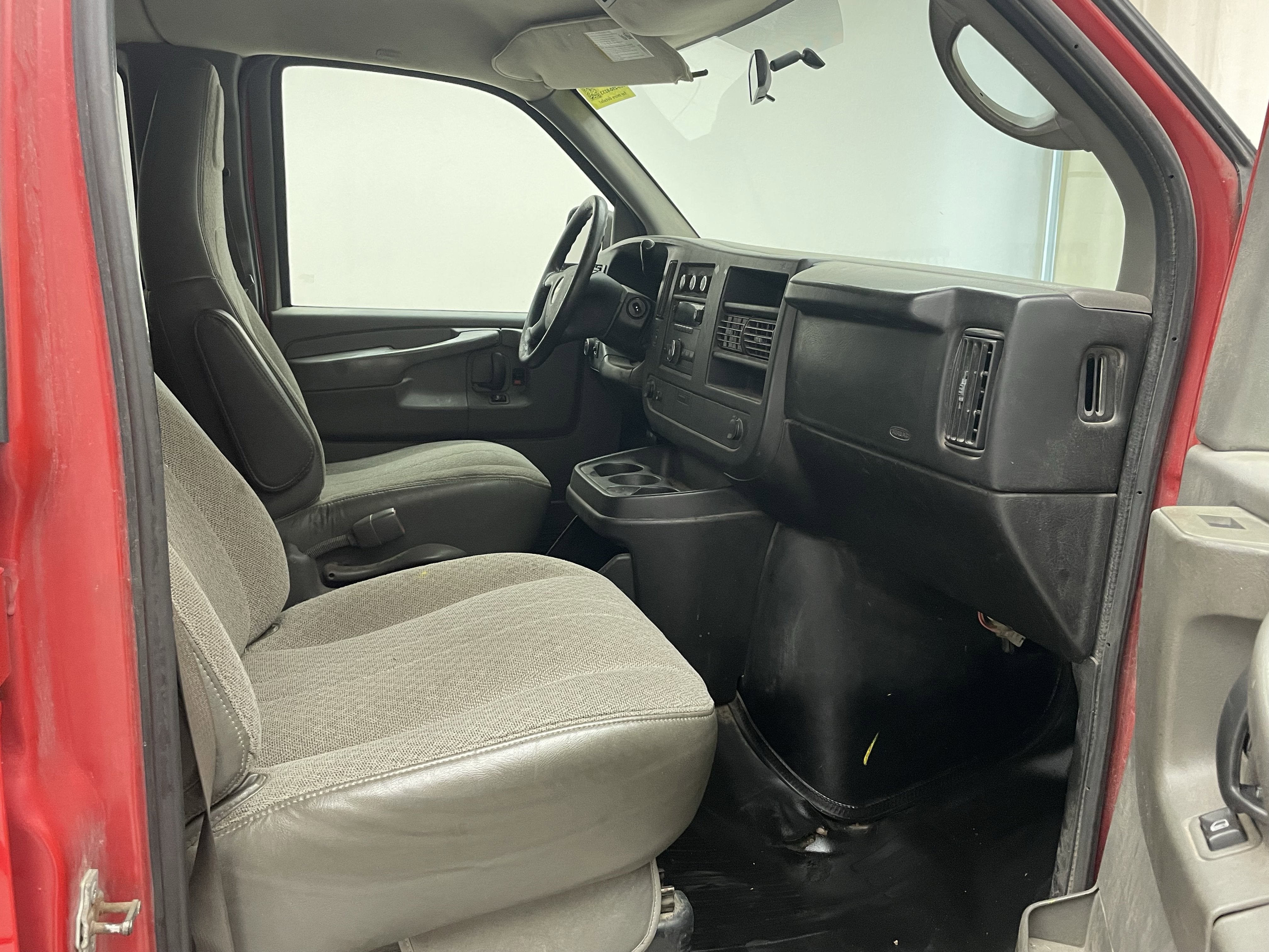 2009 Chevrolet Express Passenger Work Van
