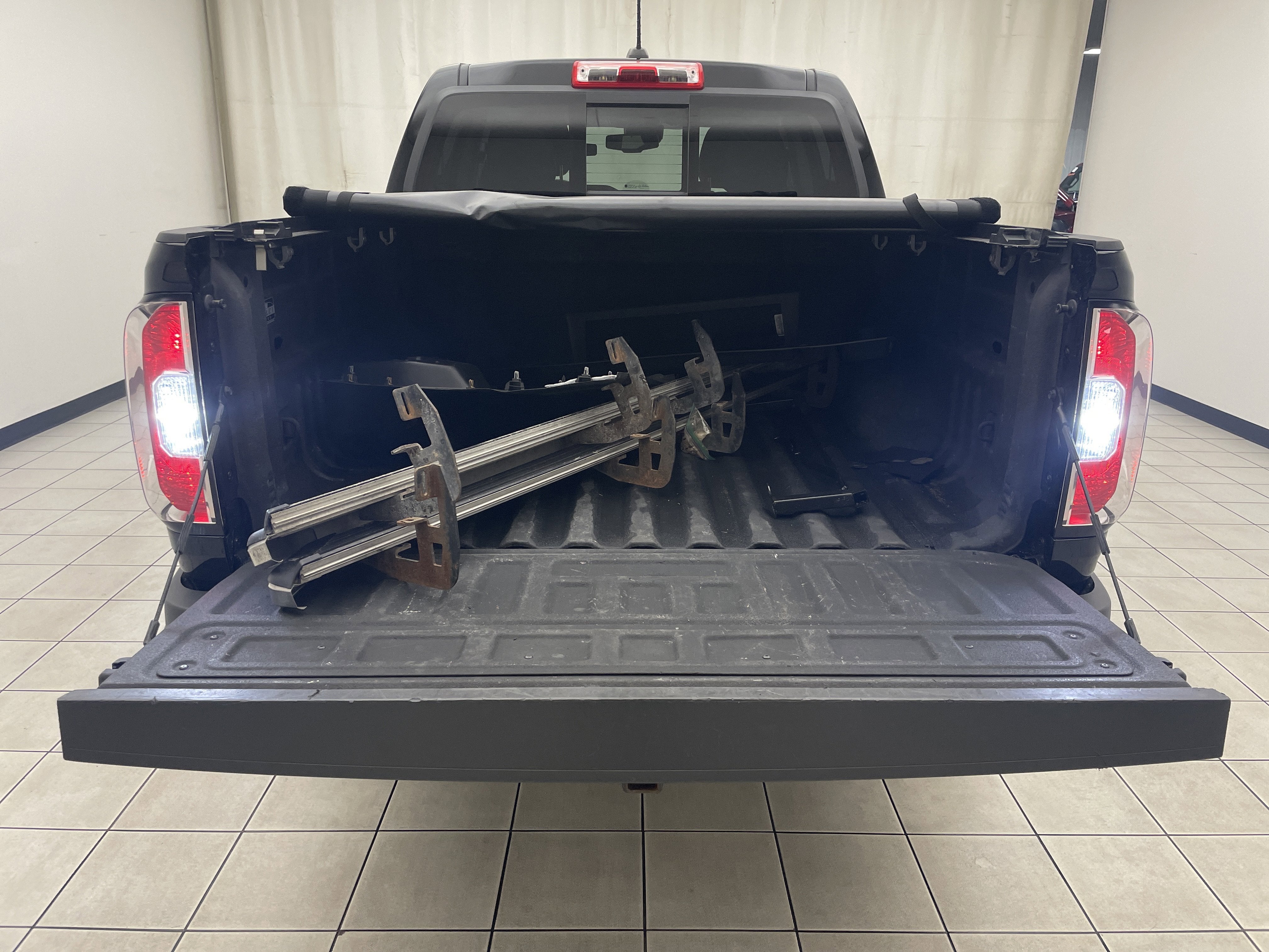 2021 GMC Canyon 4WD Crew Cab Short Box Elevation