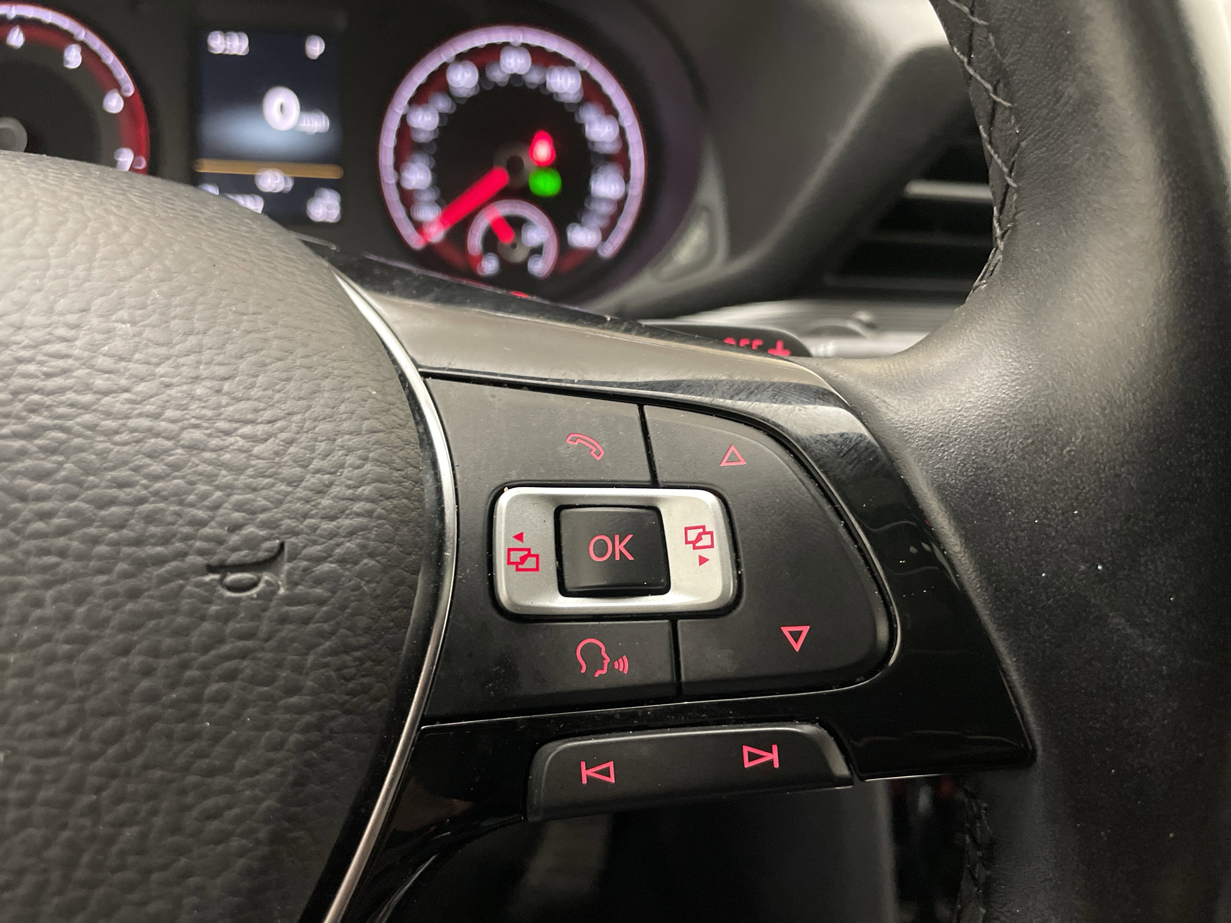 2021 Volkswagen Passat 2.0T R-Line