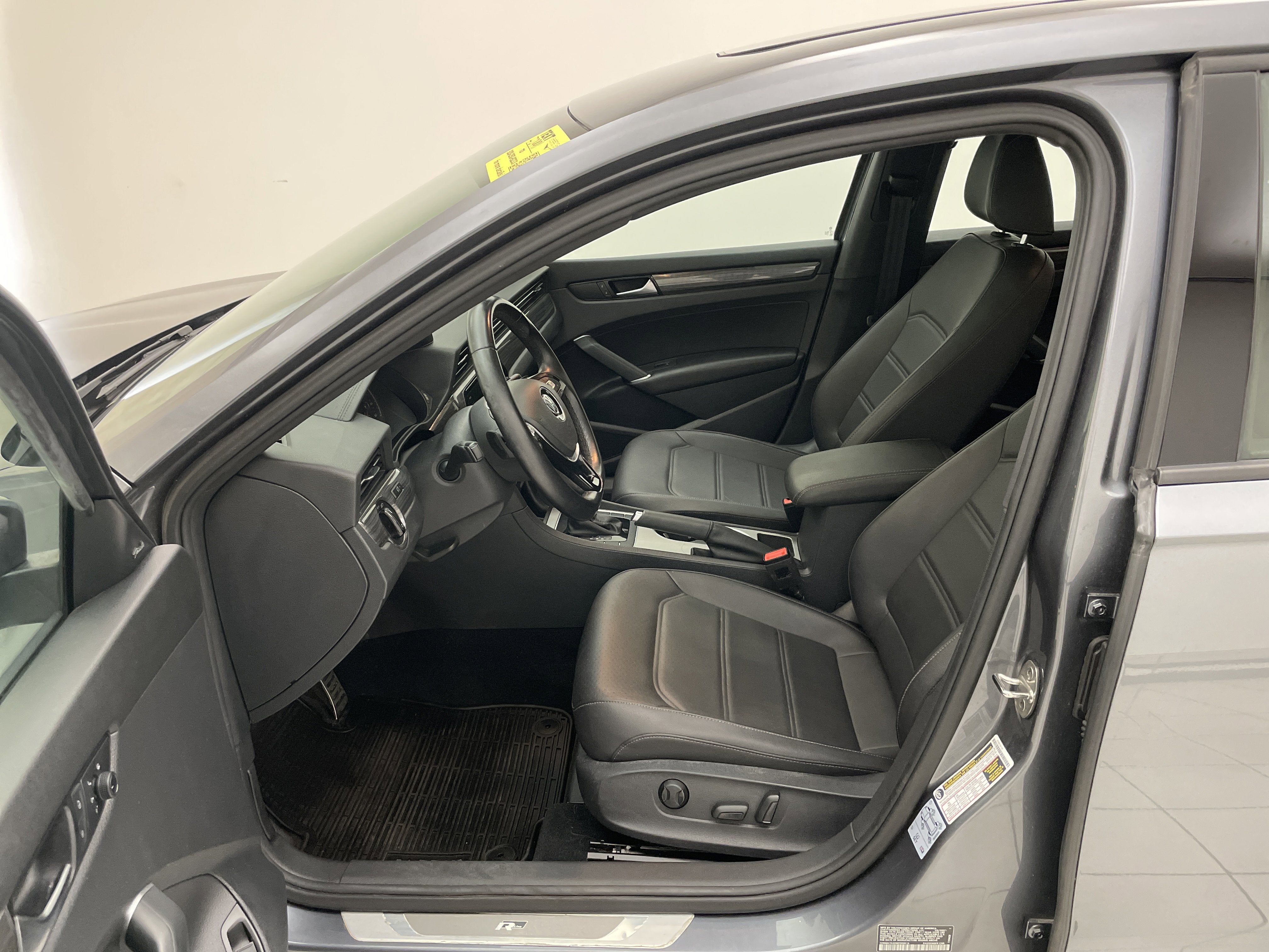 2021 Volkswagen Passat 2.0T R-Line