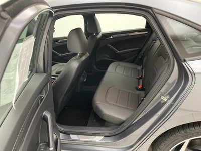 2021 Volkswagen Passat 2.0T R-Line