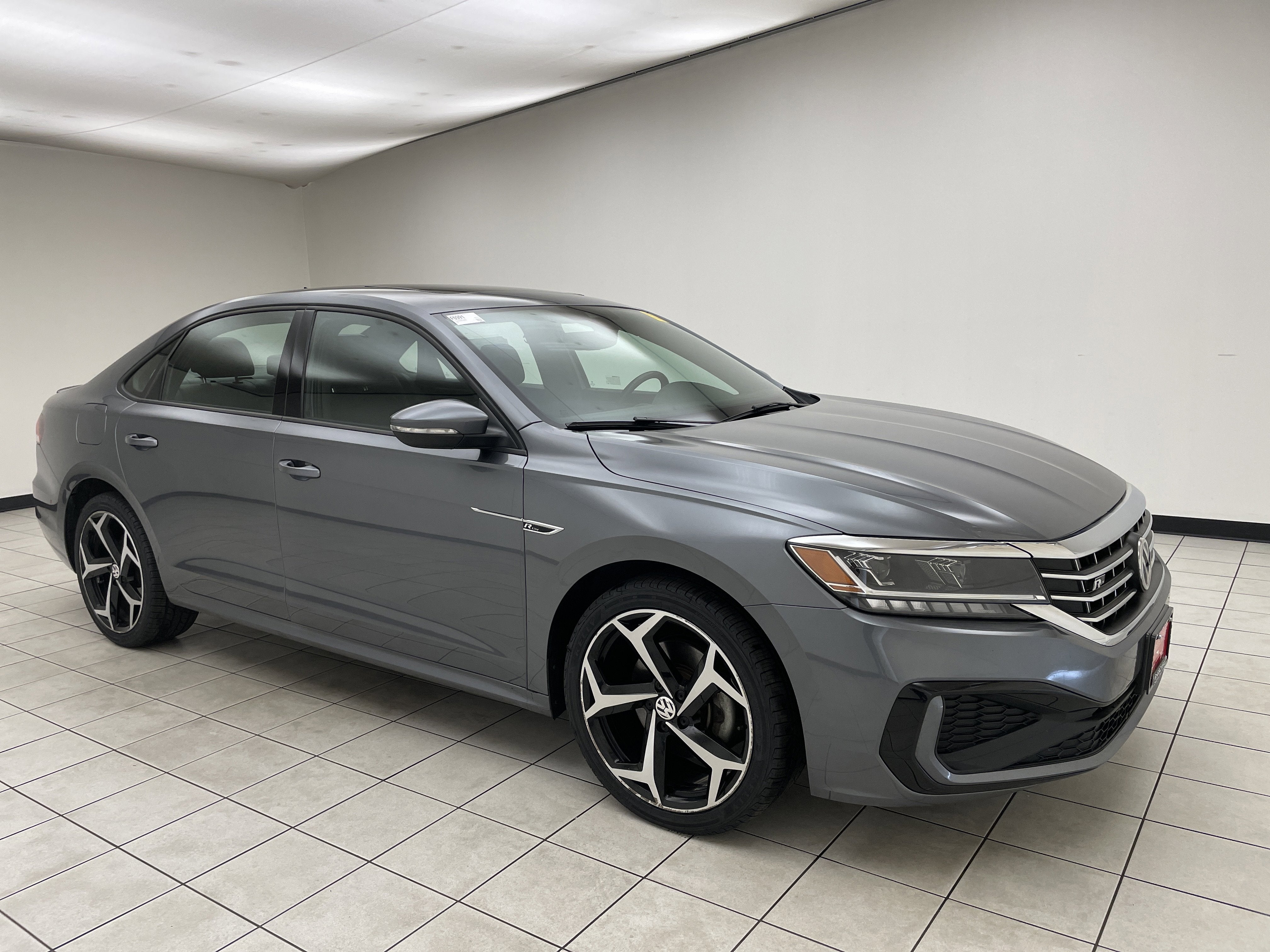 2021 Volkswagen Passat 2.0T R-Line