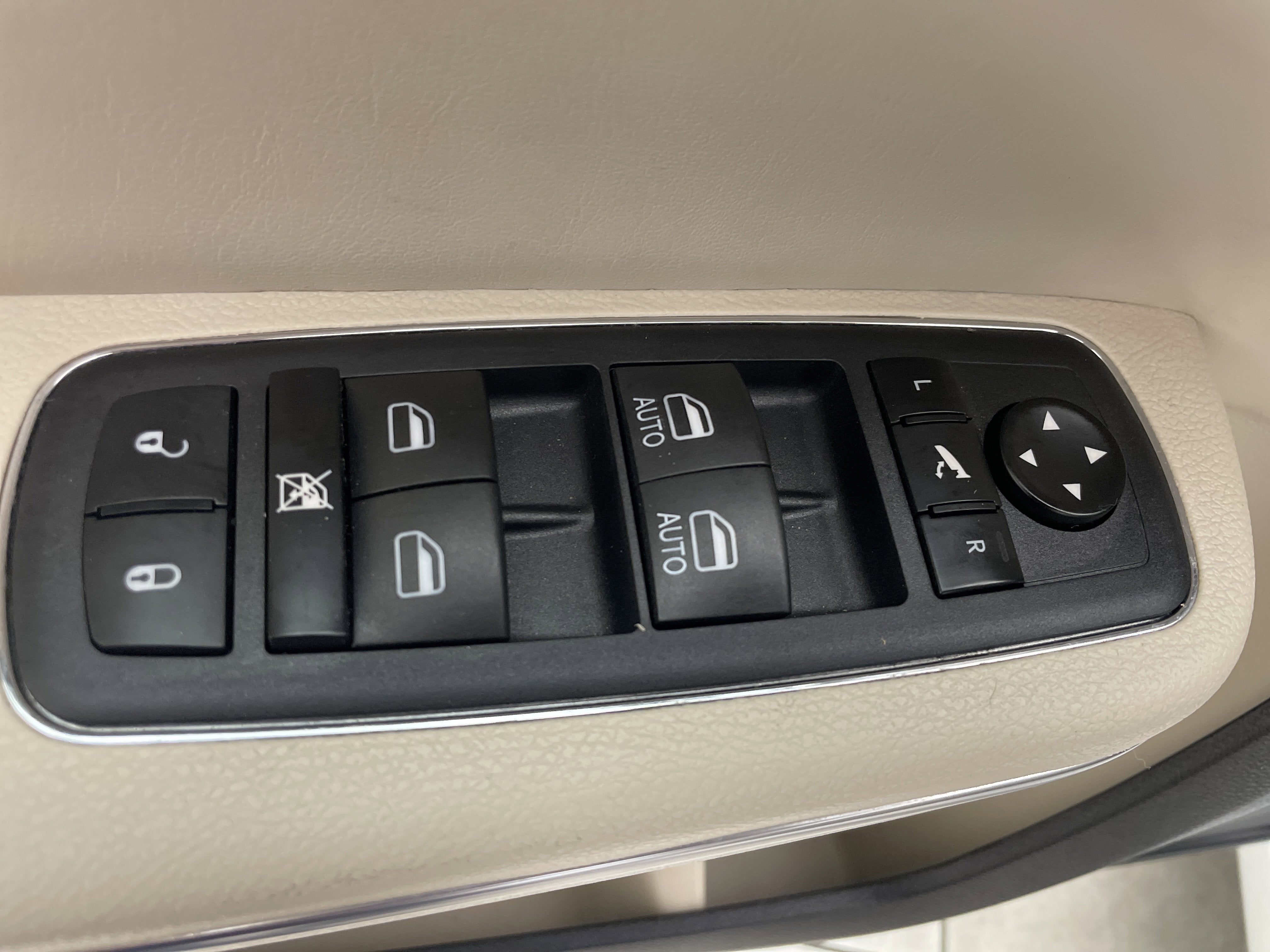 2015 Chrysler 300 Limited