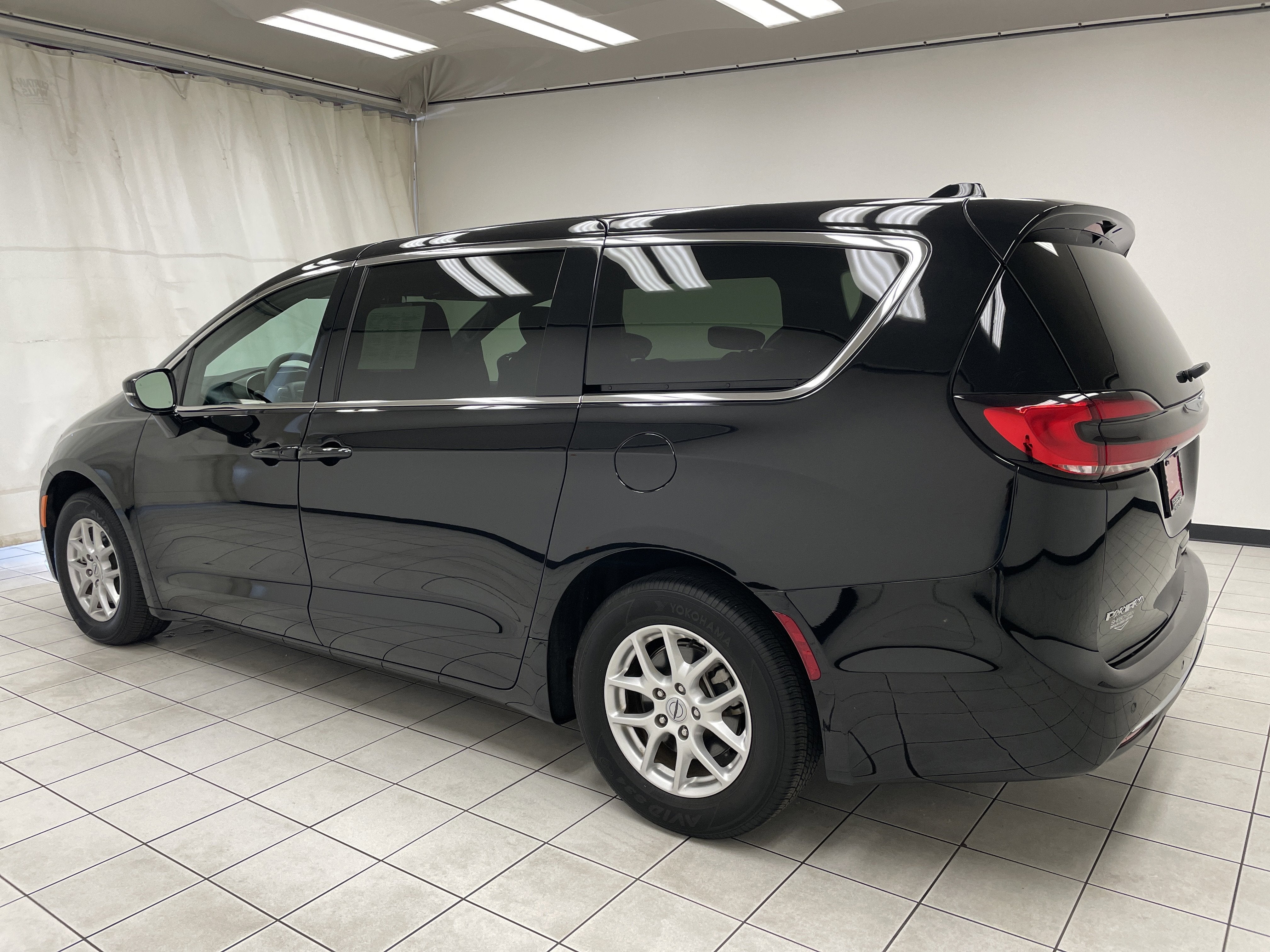 2025 Chrysler Pacifica Select