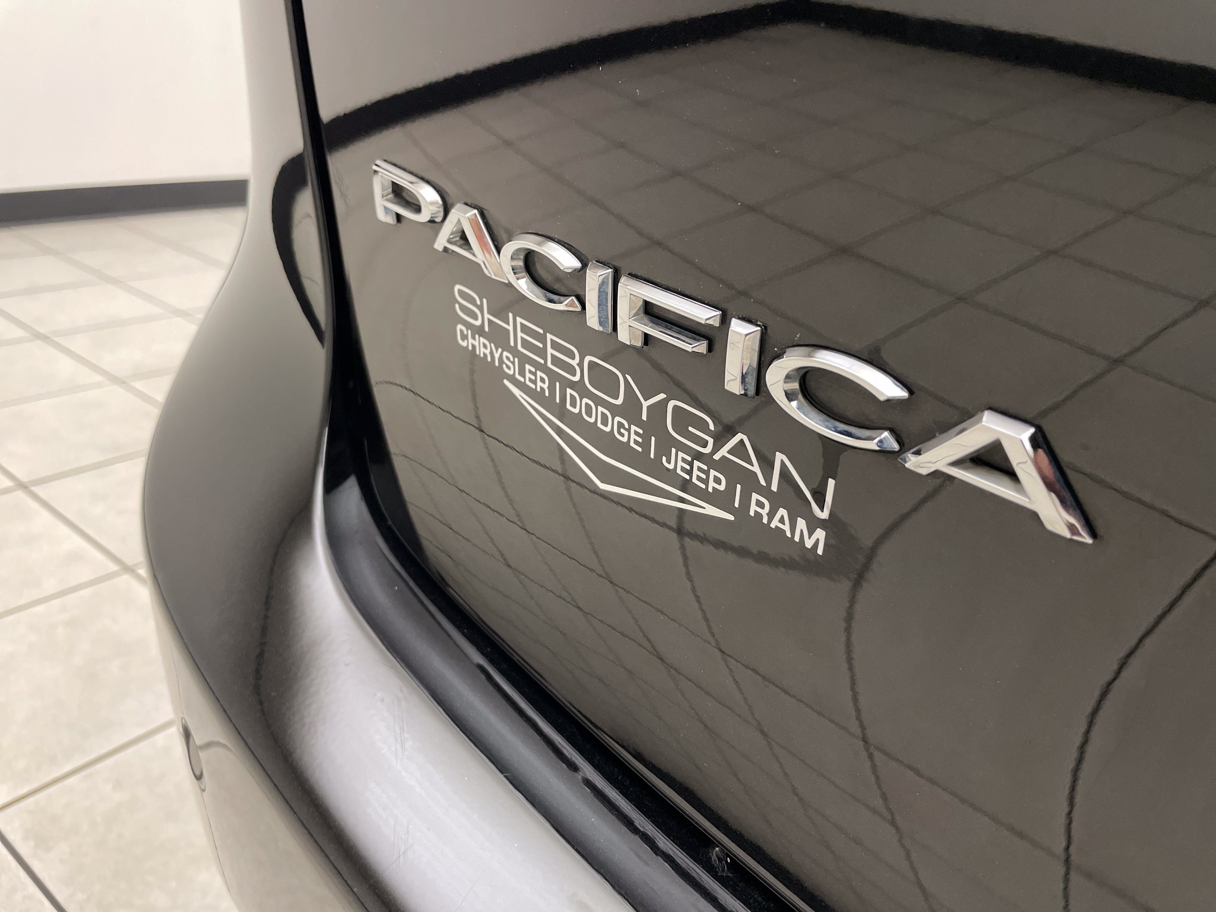 2025 Chrysler Pacifica Select