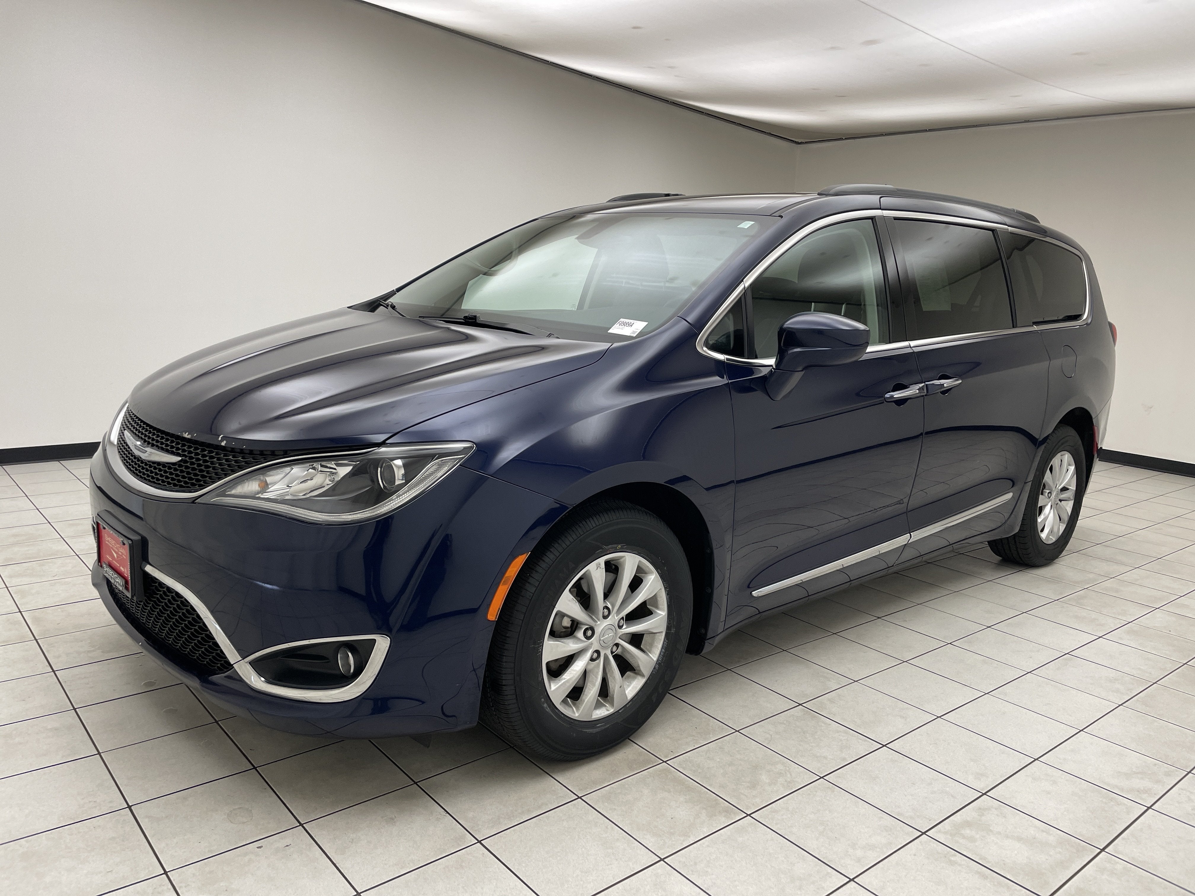 Used 2017 Chrysler Pacifica Touring-L with VIN 2C4RC1BG5HR519898 for sale in Sheboygan, WI