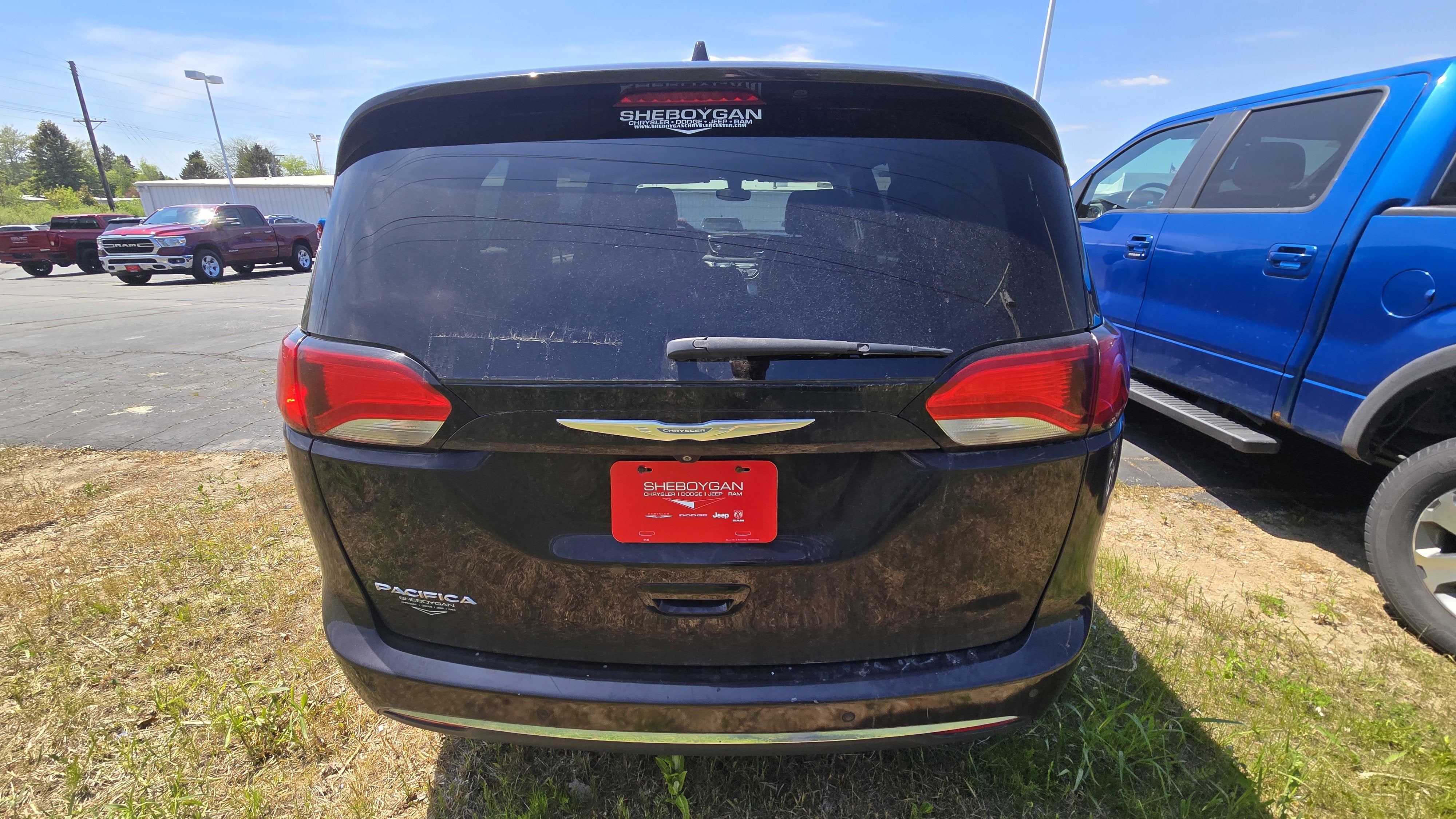 Used 2017 Chrysler Pacifica Touring-L with VIN 2C4RC1BG7HR665283 for sale in Sheboygan, WI