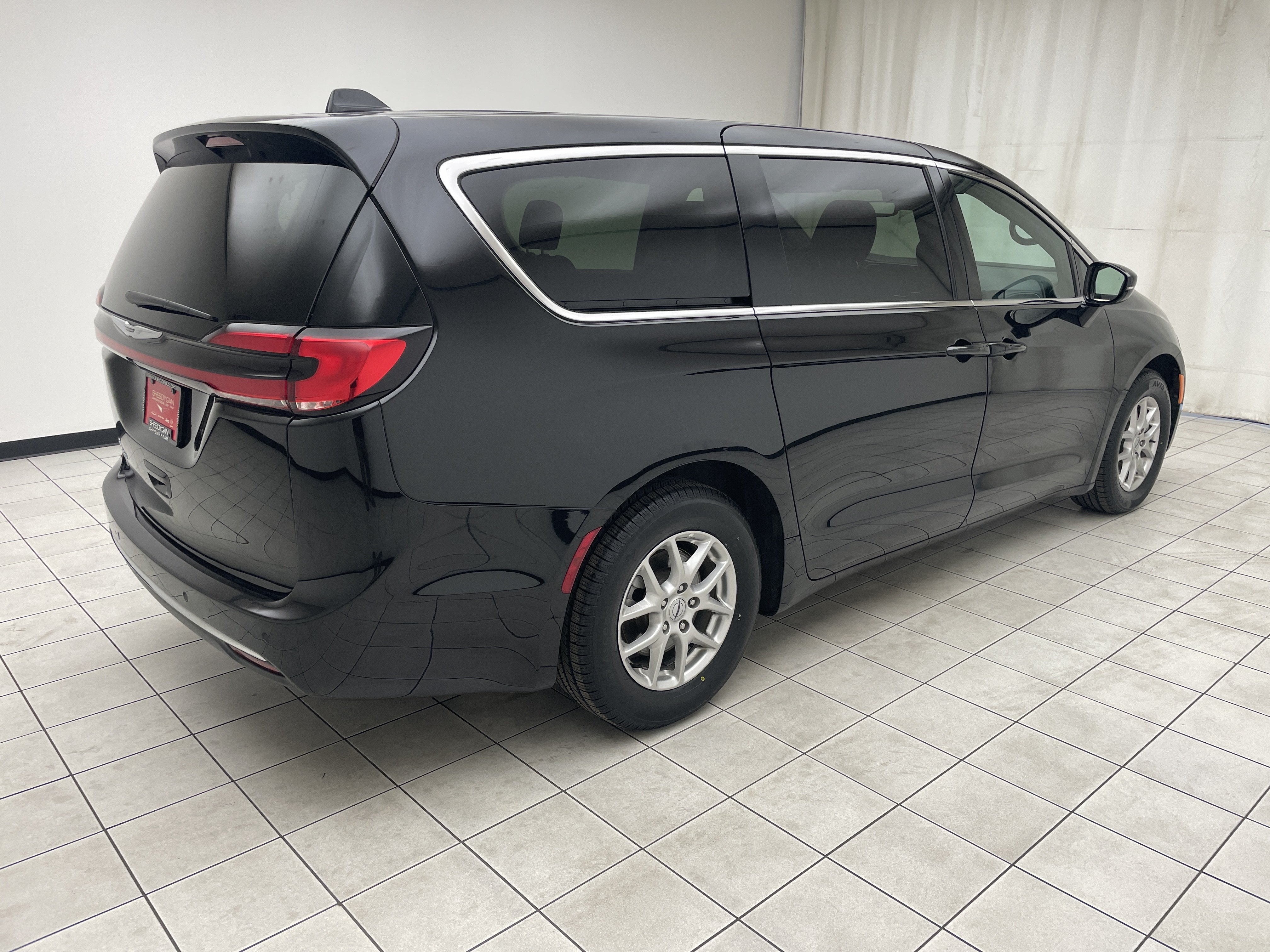 2025 Chrysler Pacifica Select
