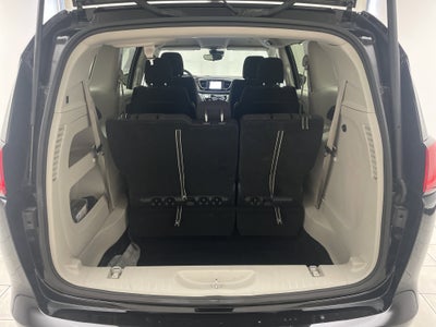 2024 Chrysler Voyager LX