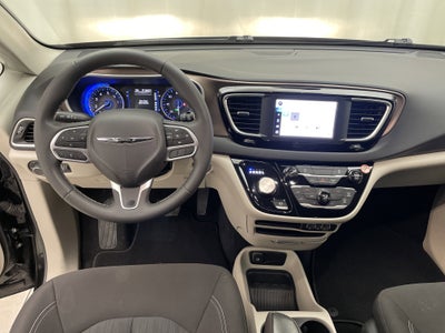 2024 Chrysler Voyager LX