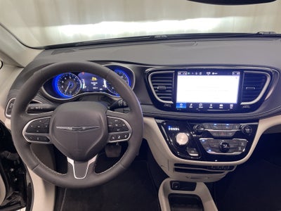 2024 Chrysler Pacifica Touring L AWD