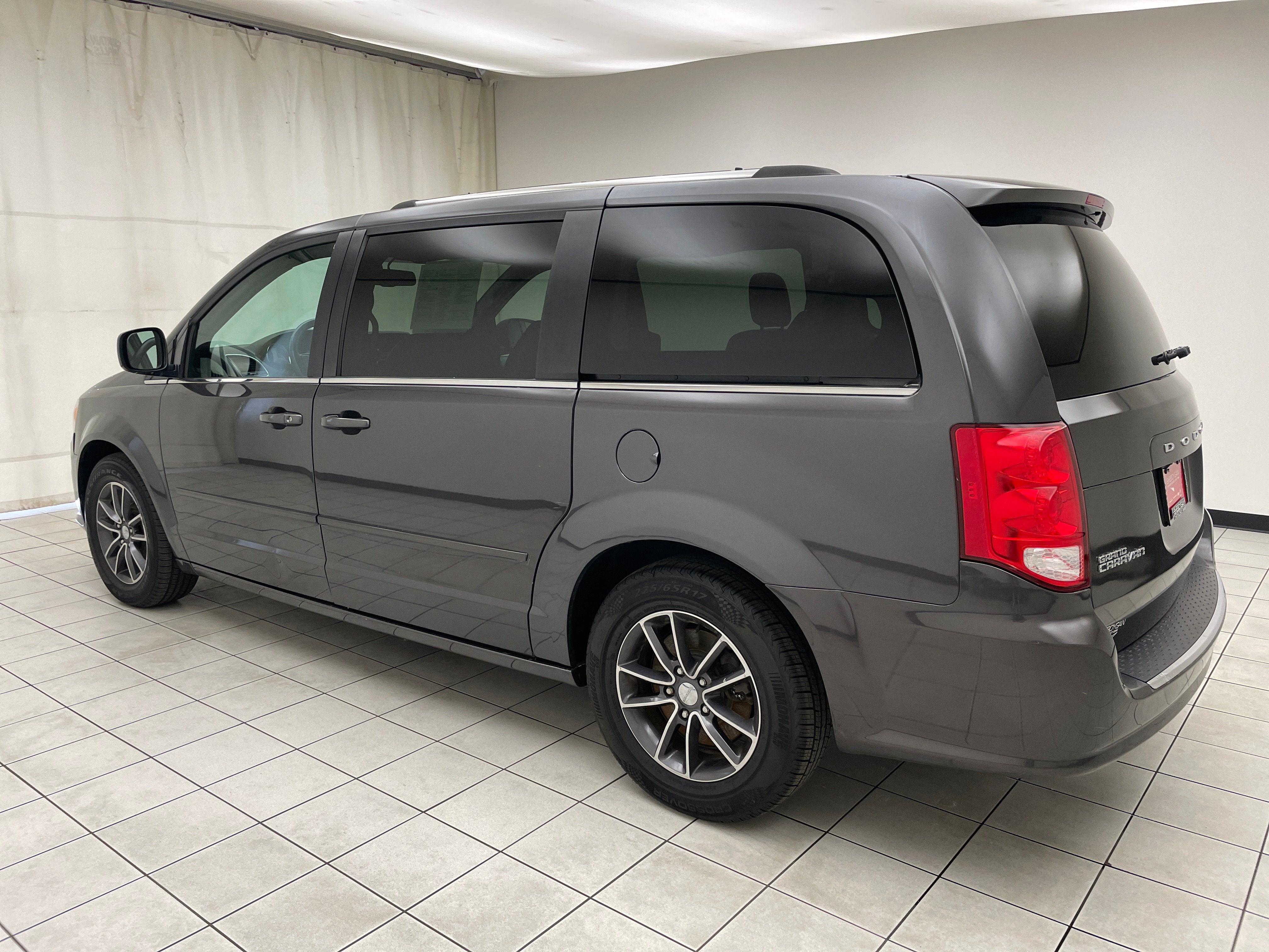 Used 2017 Dodge Grand Caravan SXT with VIN 2C4RDGCG4HR719685 for sale in Sheboygan, WI