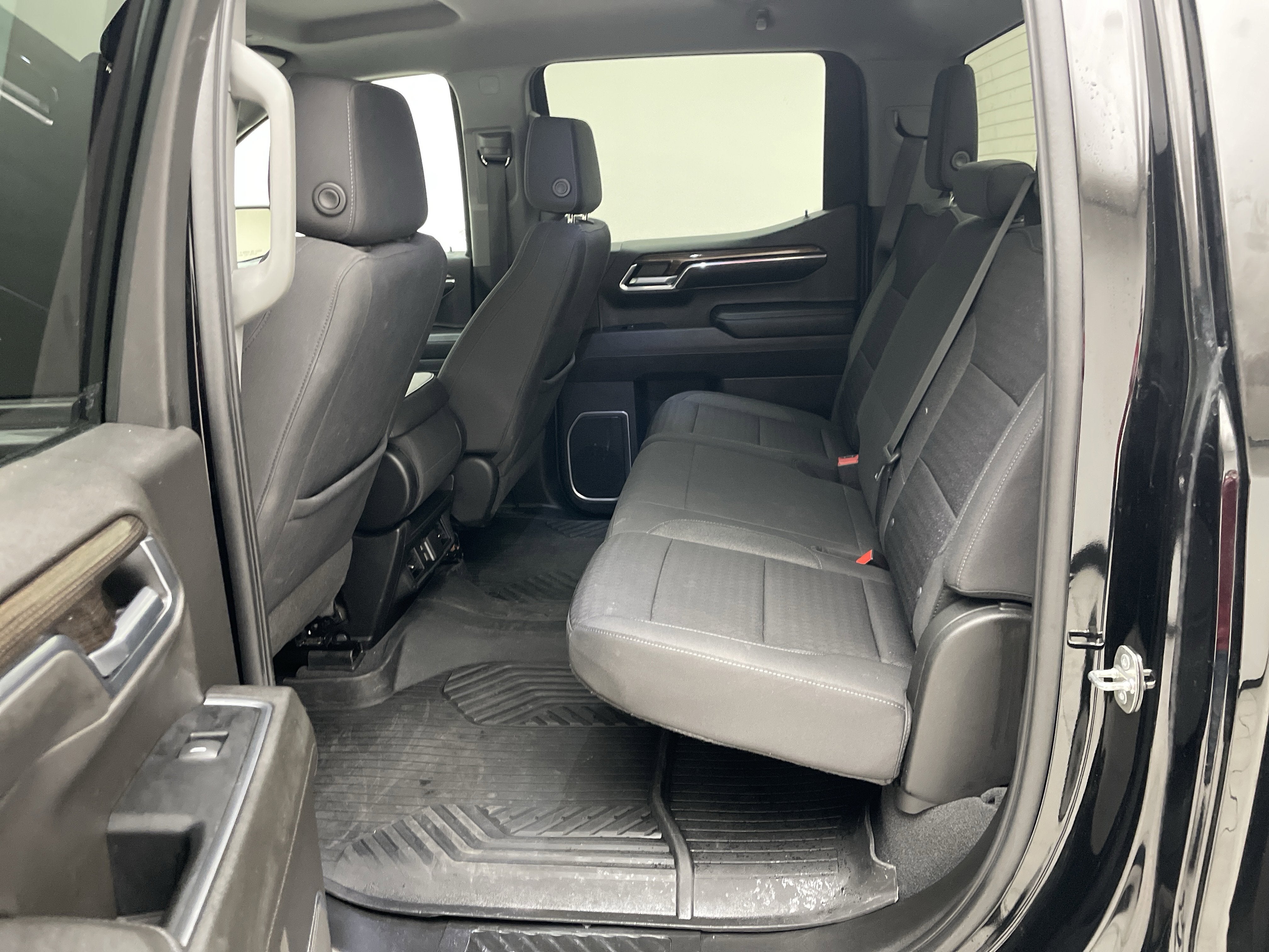 2022 Chevrolet Silverado 1500 4WD Crew Cab Standard Bed LT