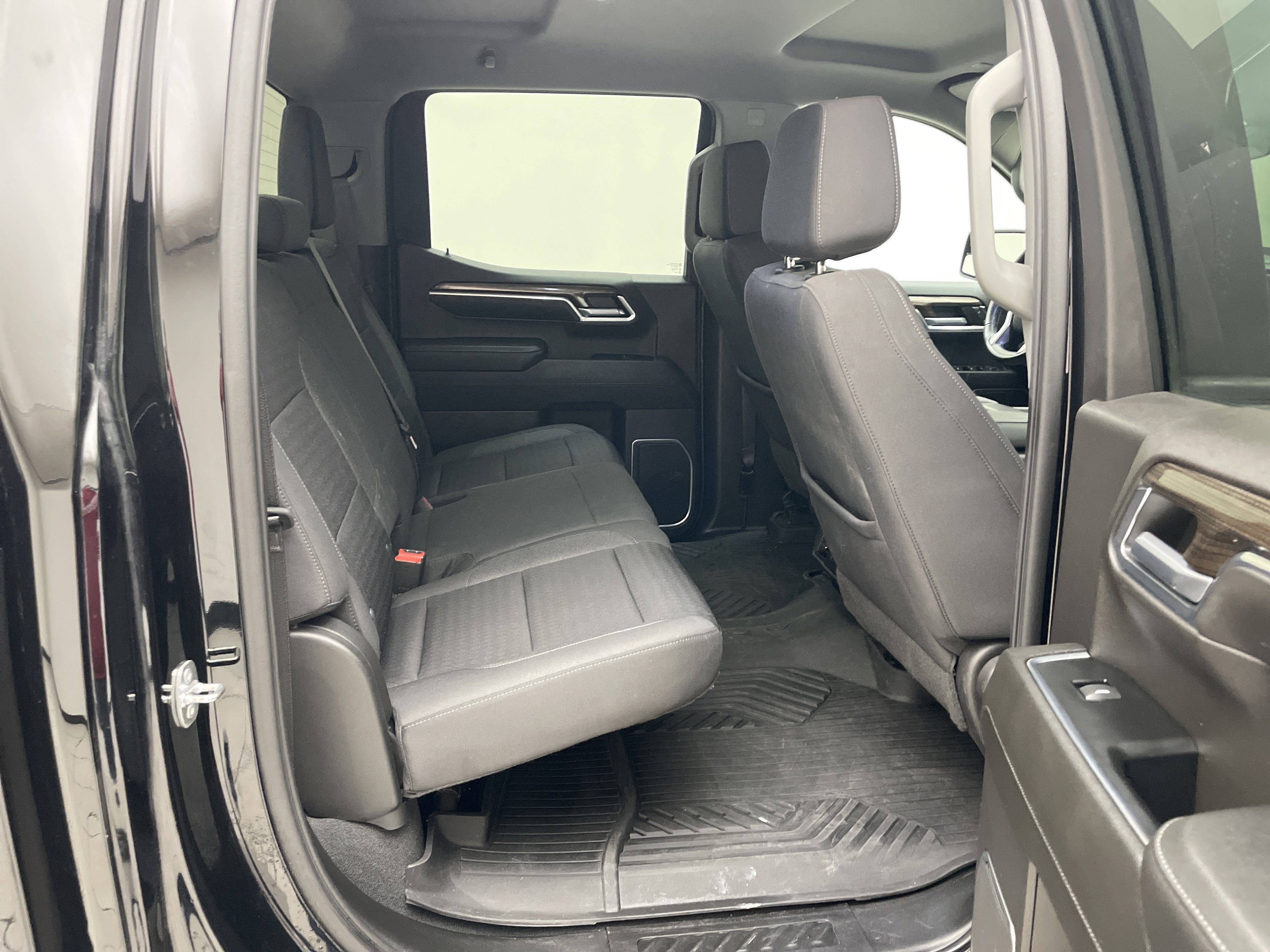 2022 Chevrolet Silverado 1500 4WD Crew Cab Standard Bed LT