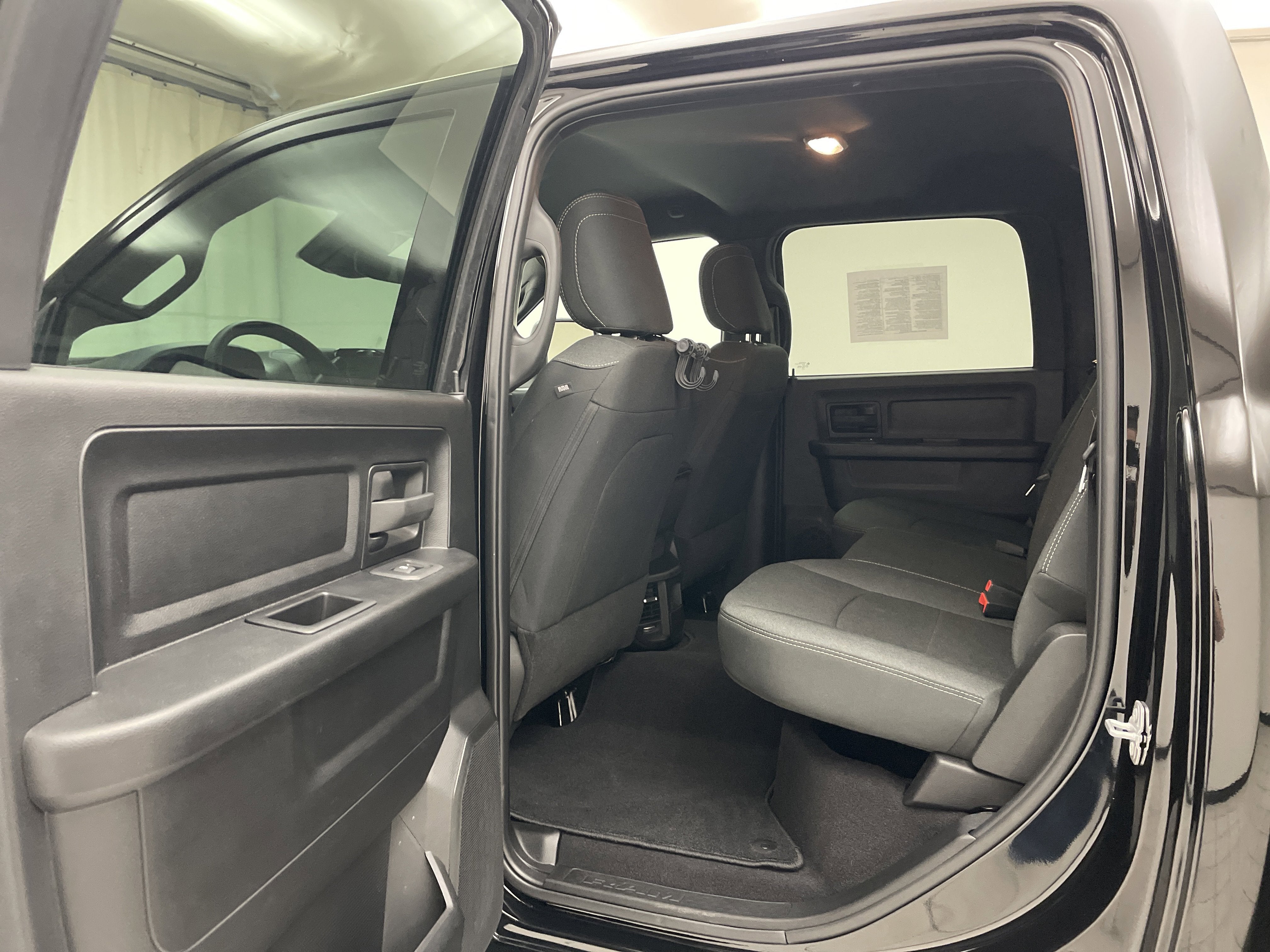 2025 RAM 2500 Tradesman Crew Cab 4x4 6'4' Box