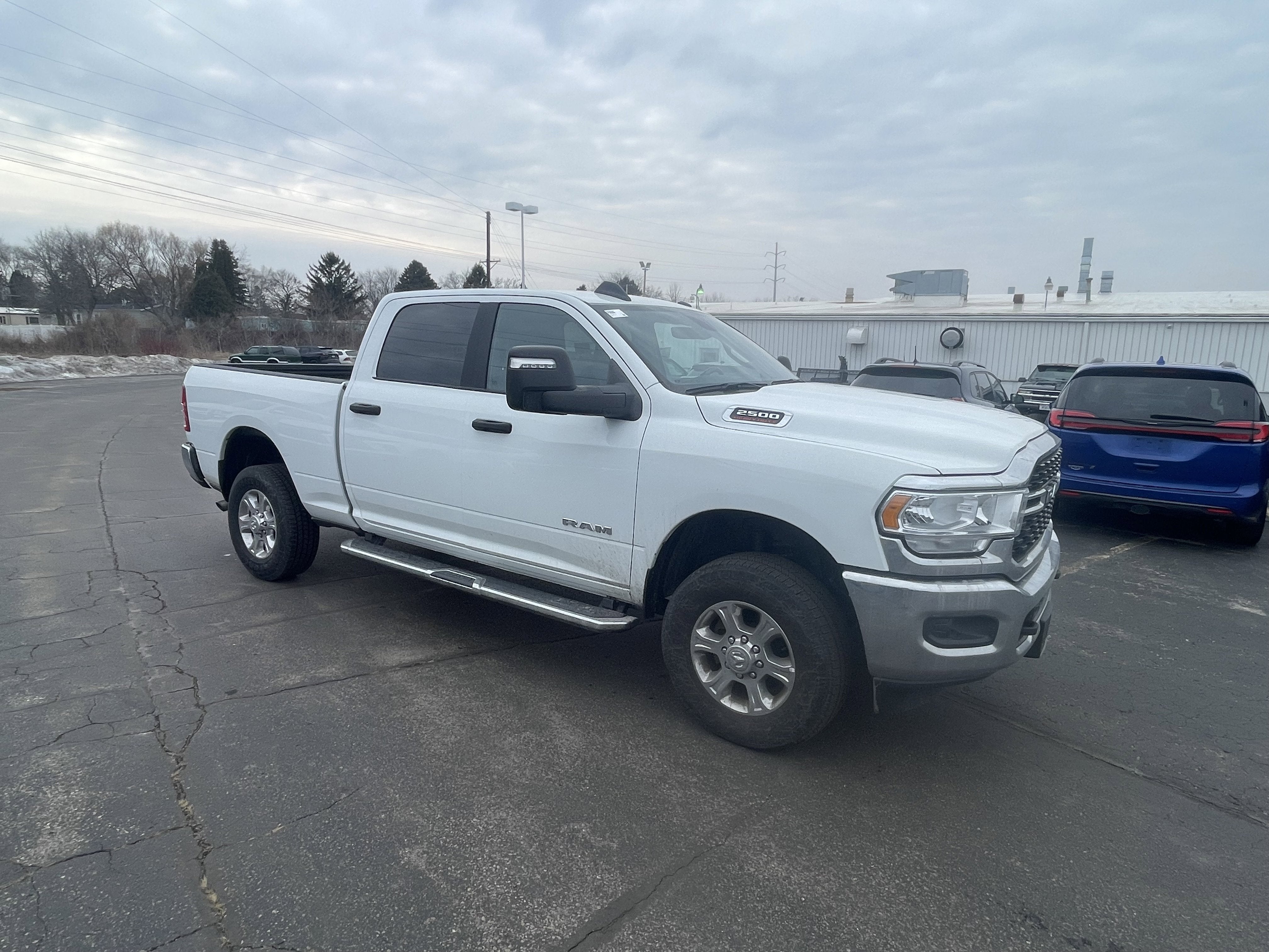 2024 RAM 2500 Big Horn Crew Cab 4x4 6'4' Box