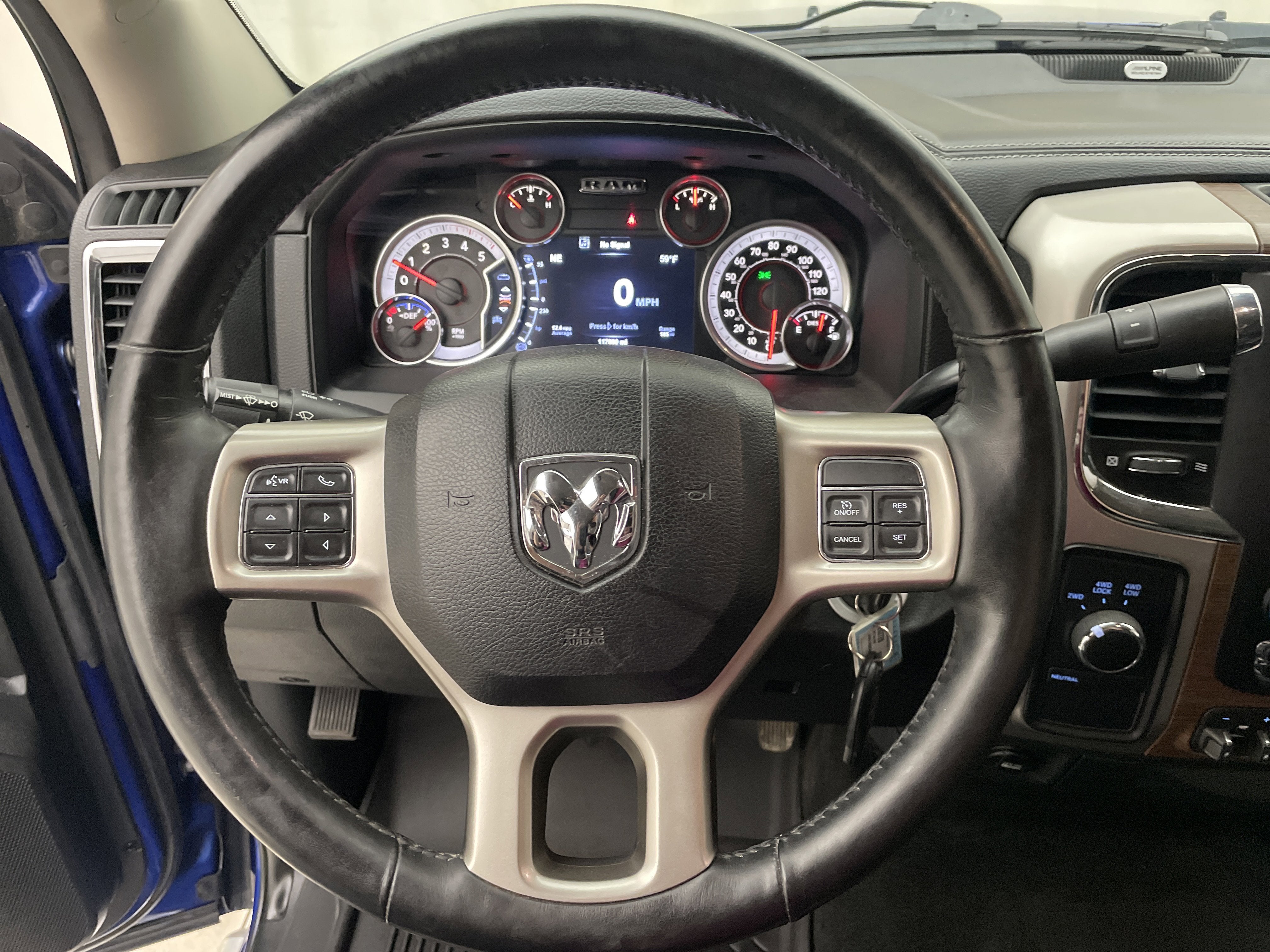 2017 RAM 2500 Laramie Crew Cab 4x4 6'4' Box