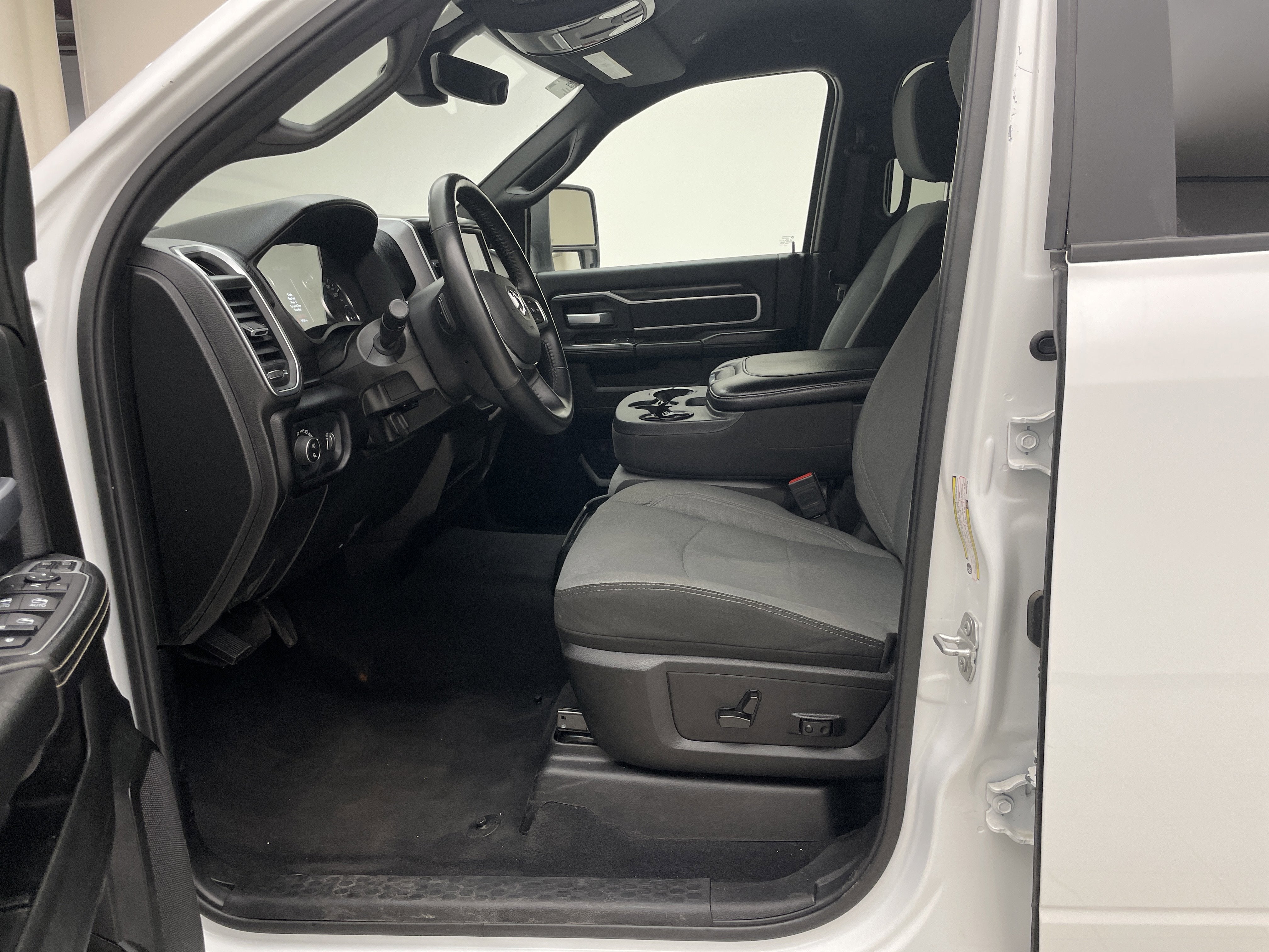 2024 RAM 2500 Big Horn Crew Cab 4x4 8' Box