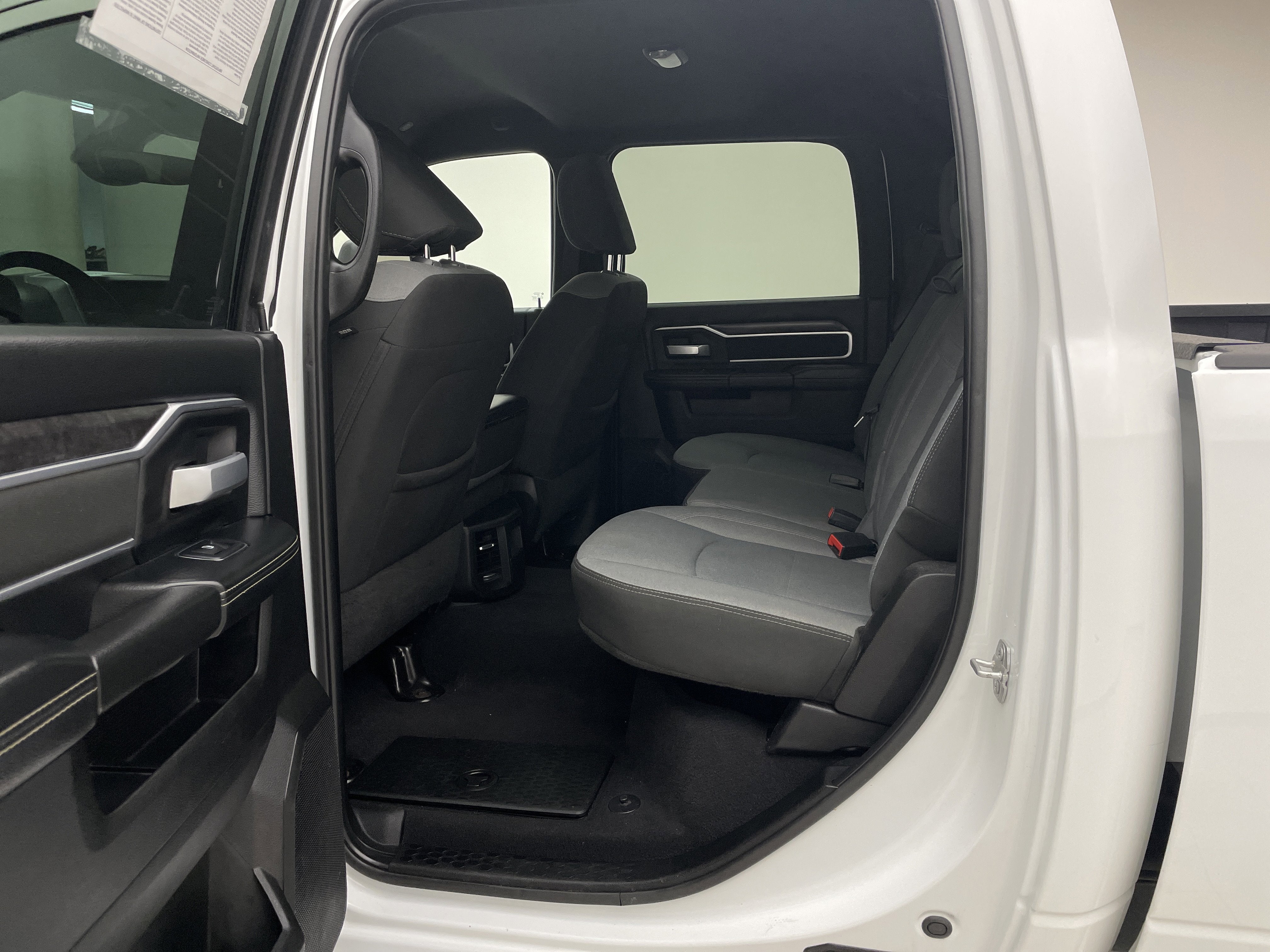 2024 RAM 2500 Big Horn Crew Cab 4x4 8' Box