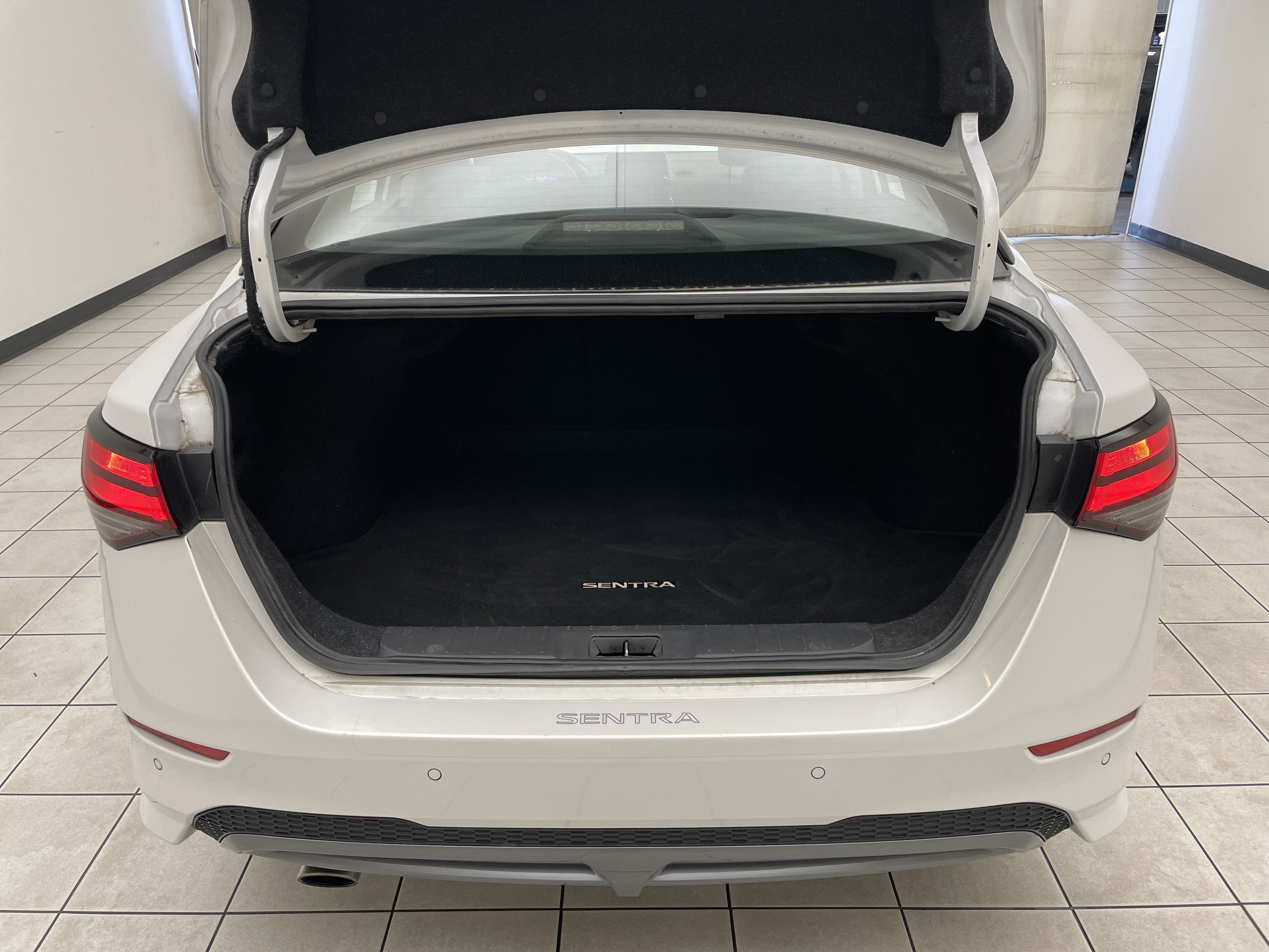2022 Nissan Sentra SR Xtronic CVT
