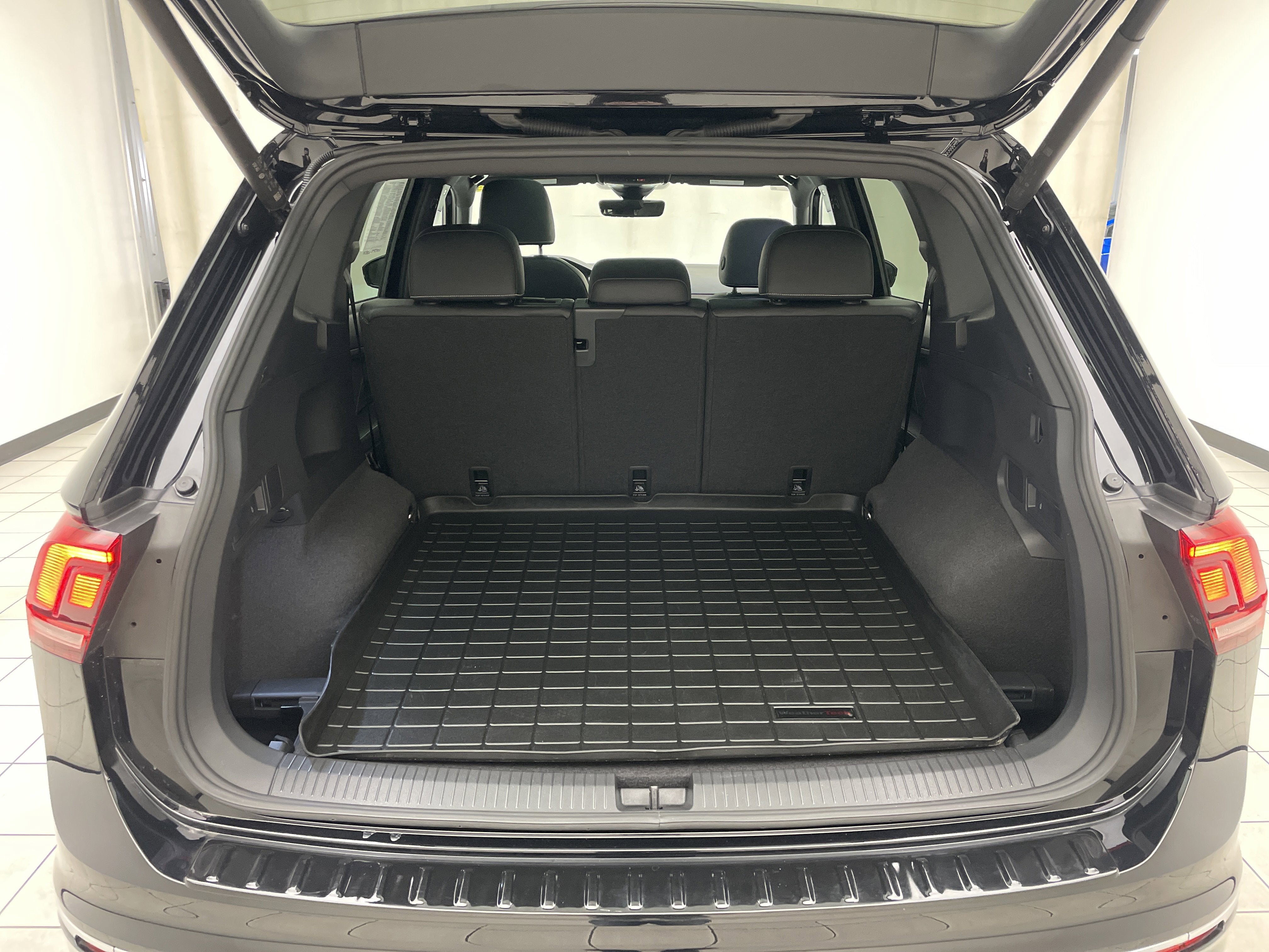 2024 Volkswagen Tiguan 2.0T SEL R-Line