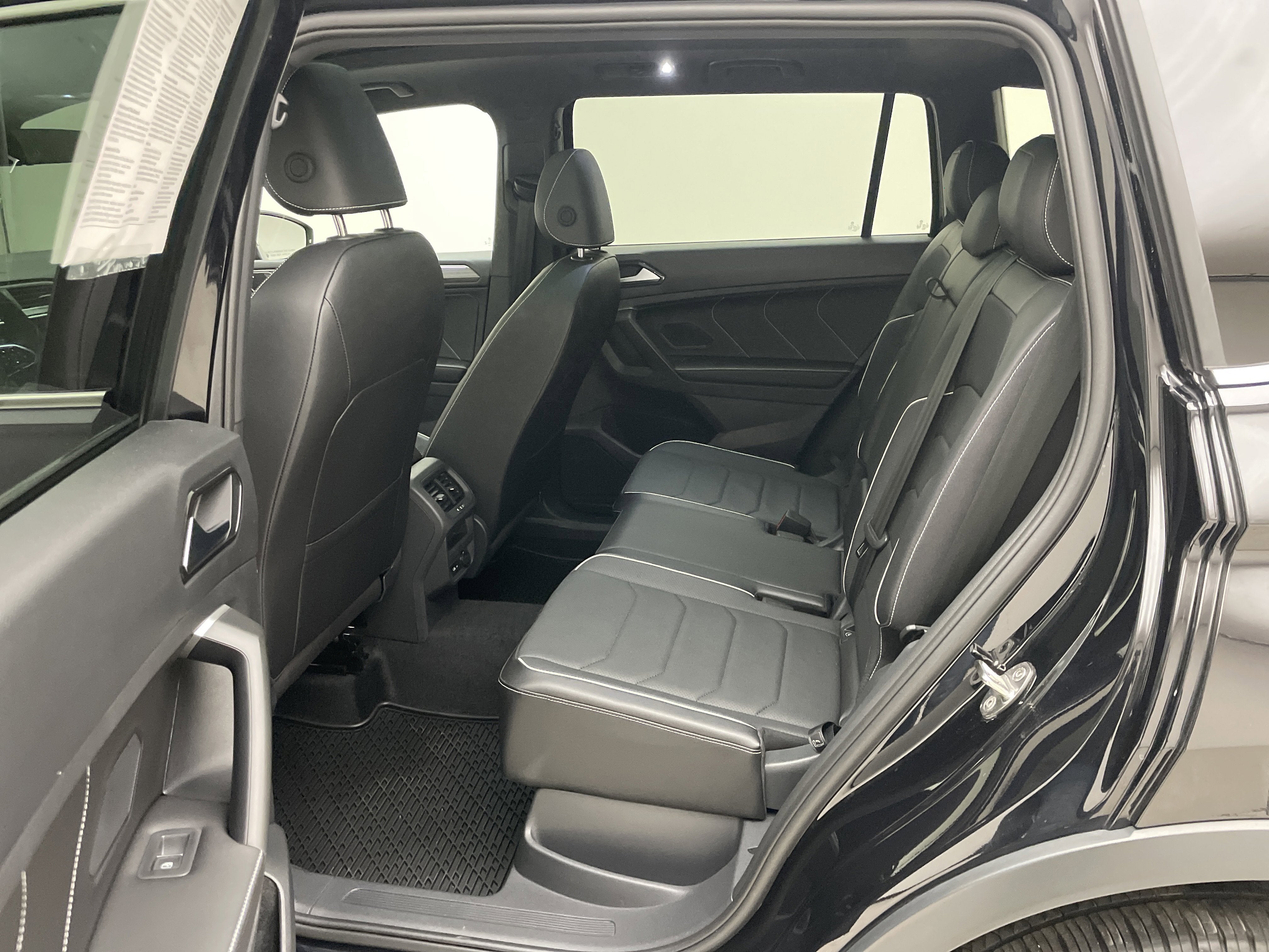 2024 Volkswagen Tiguan 2.0T SEL R-Line