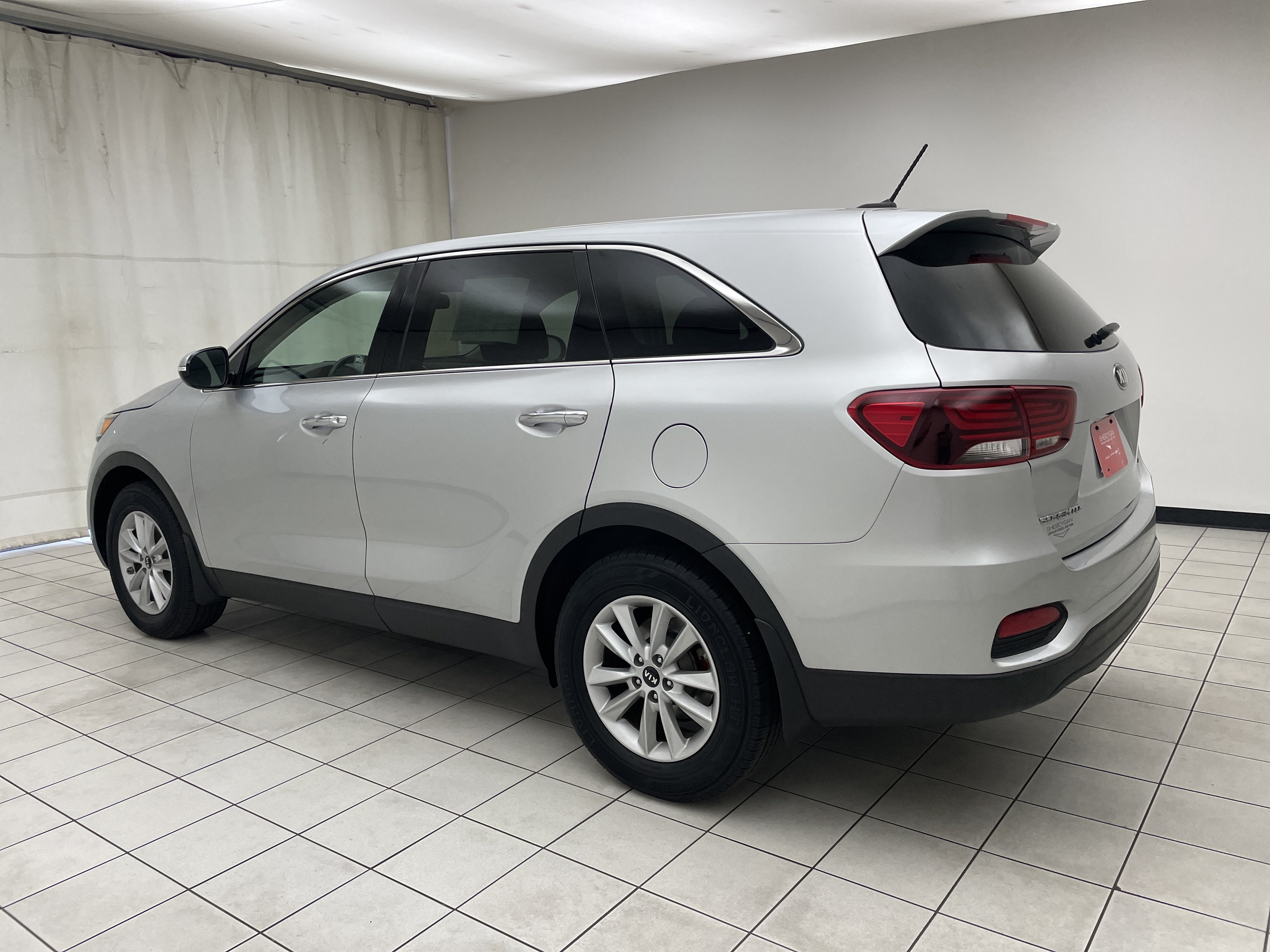 Used 2019 Kia Sorento L with VIN 5XYPG4A35KG591935 for sale in Sheboygan, WI