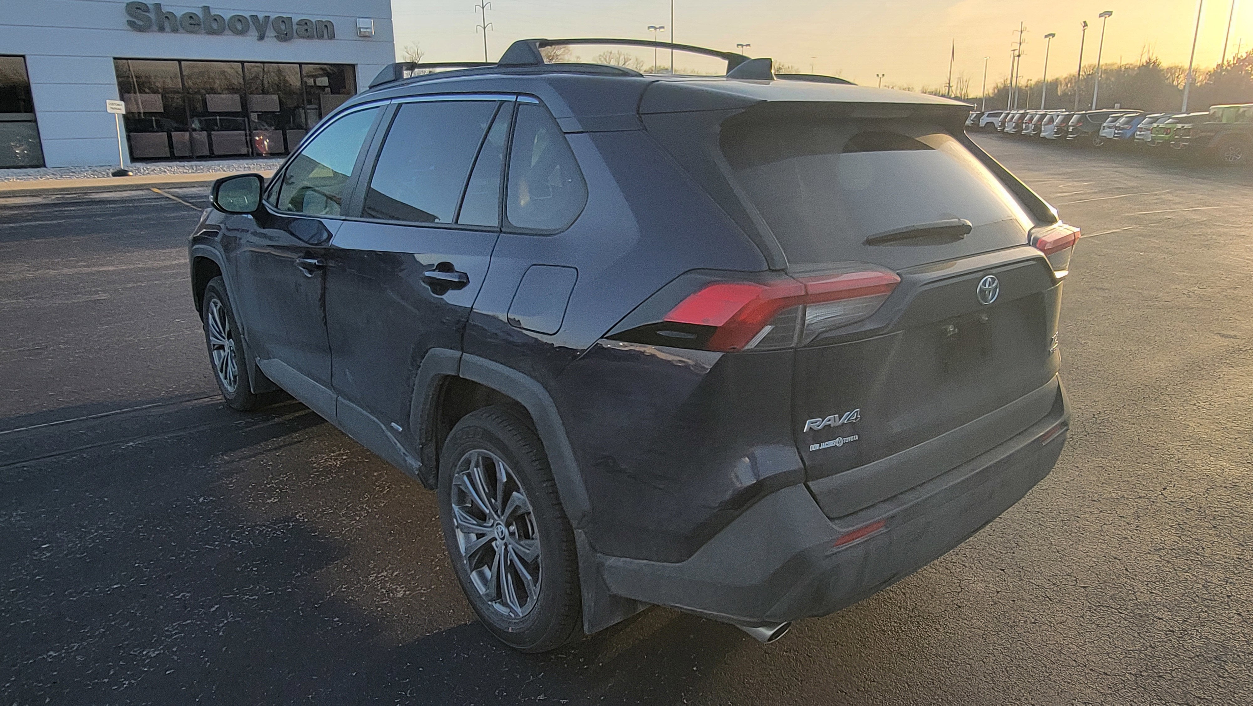 2023 Toyota RAV4 Hybrid XLE Premium