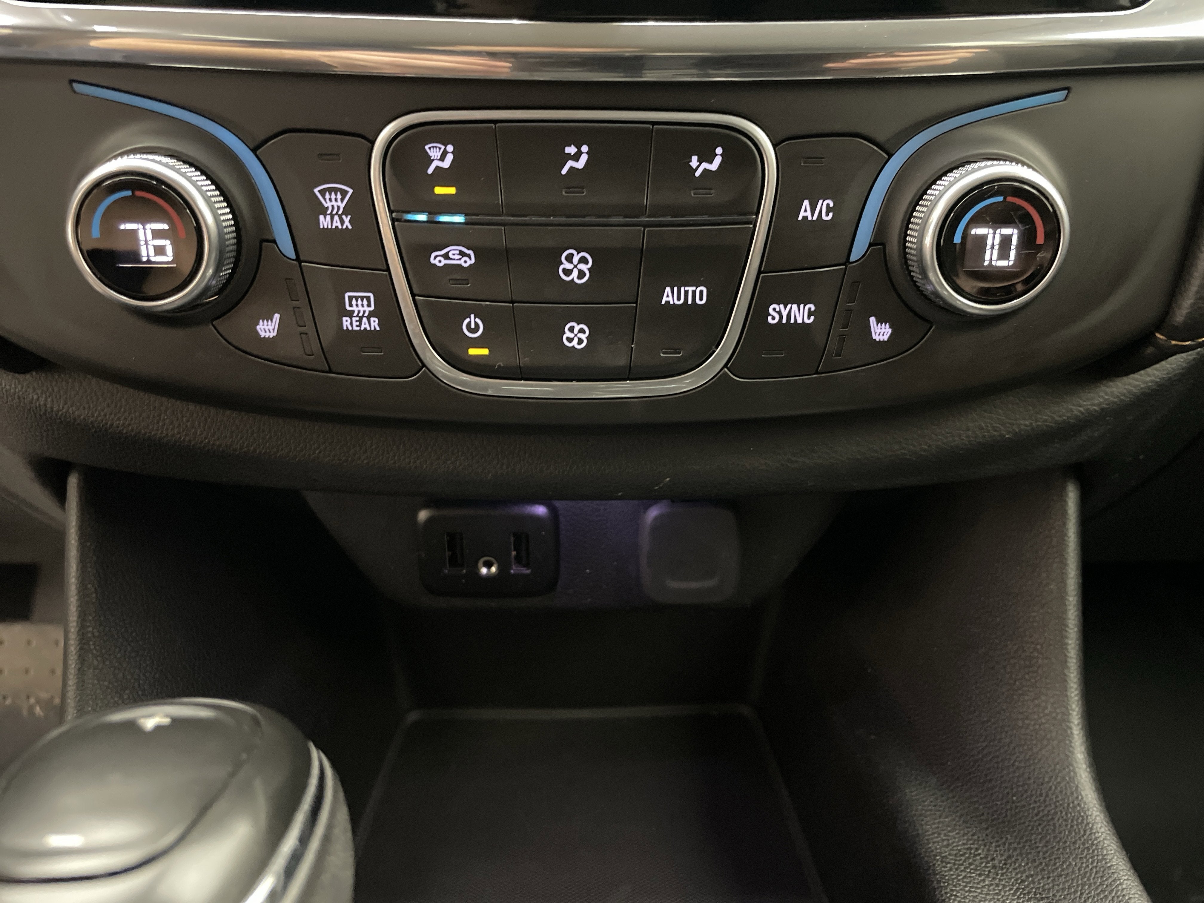 2018 Chevrolet Traverse LT Cloth