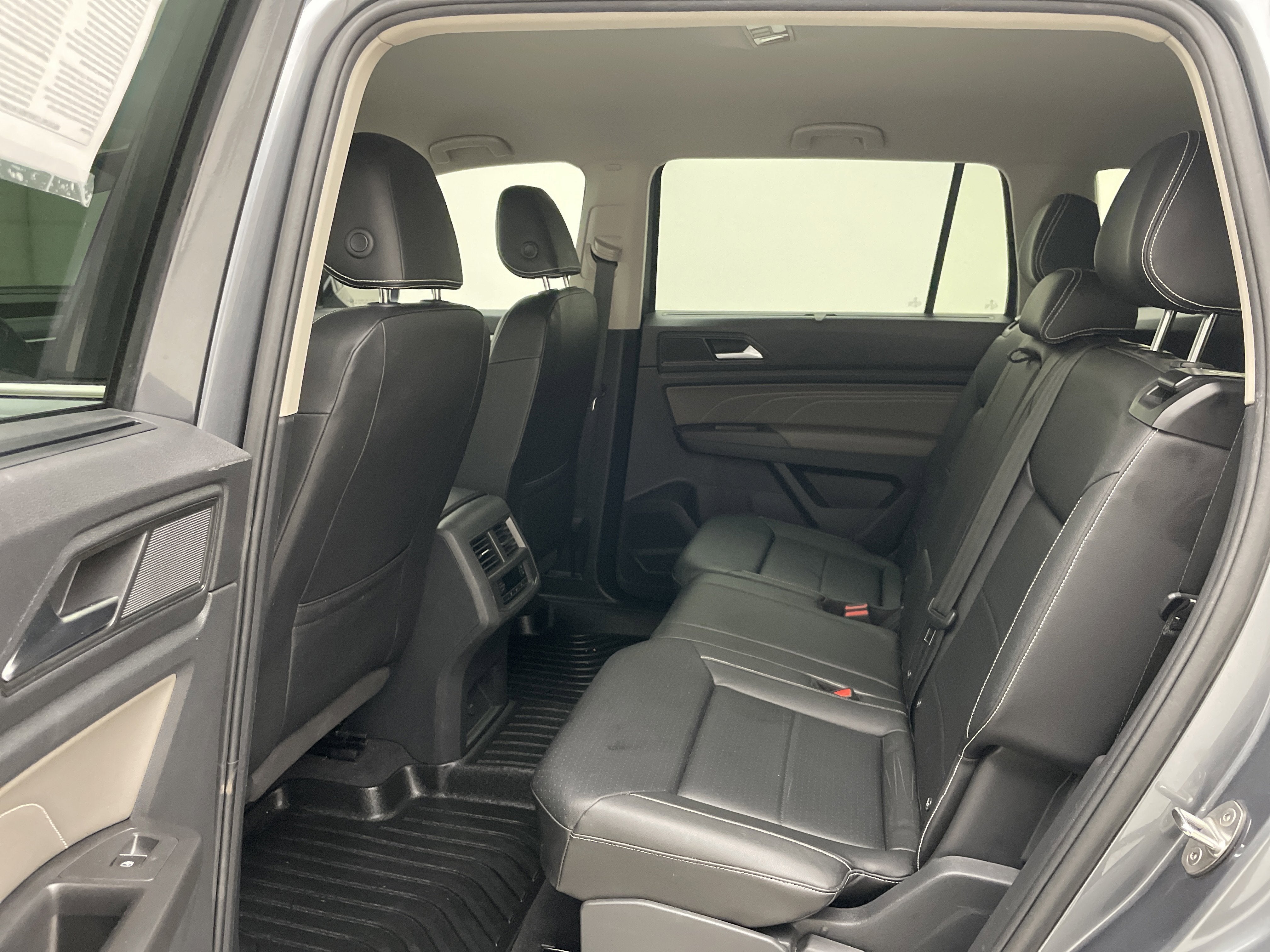 2023 Volkswagen Atlas 2.0T SE