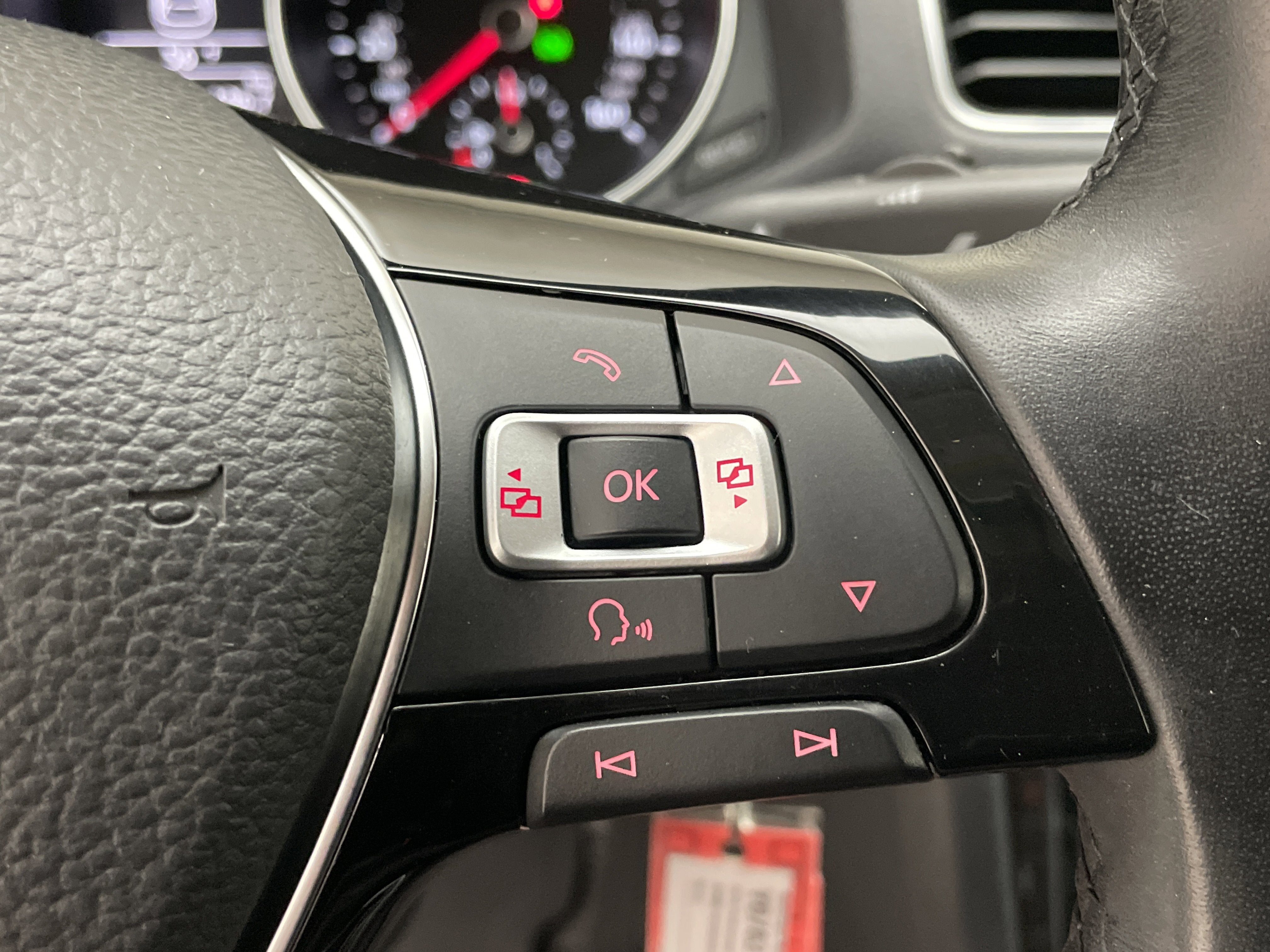 2016 Volkswagen Passat 1.8T SE