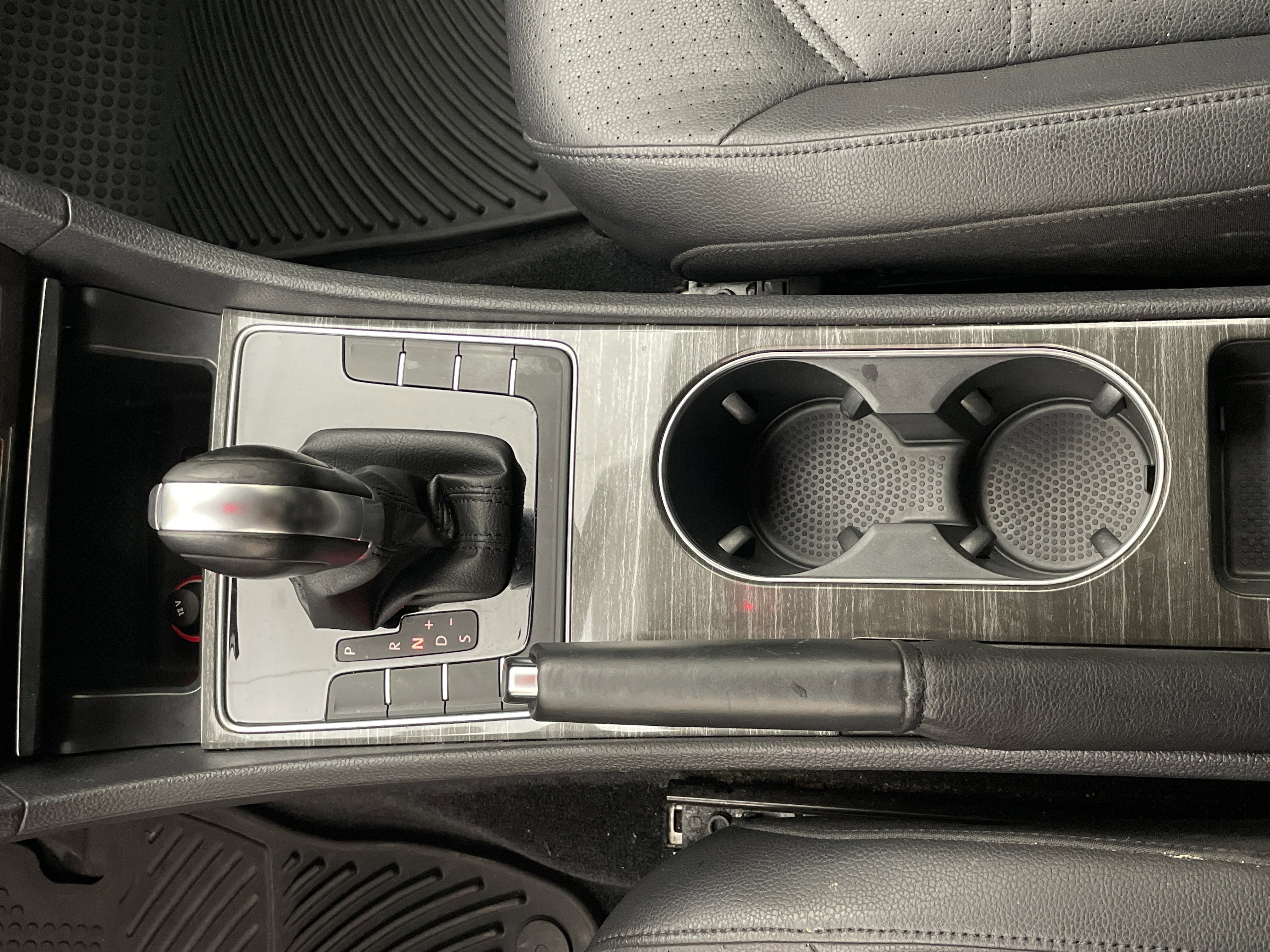 2016 Volkswagen Passat 1.8T SE