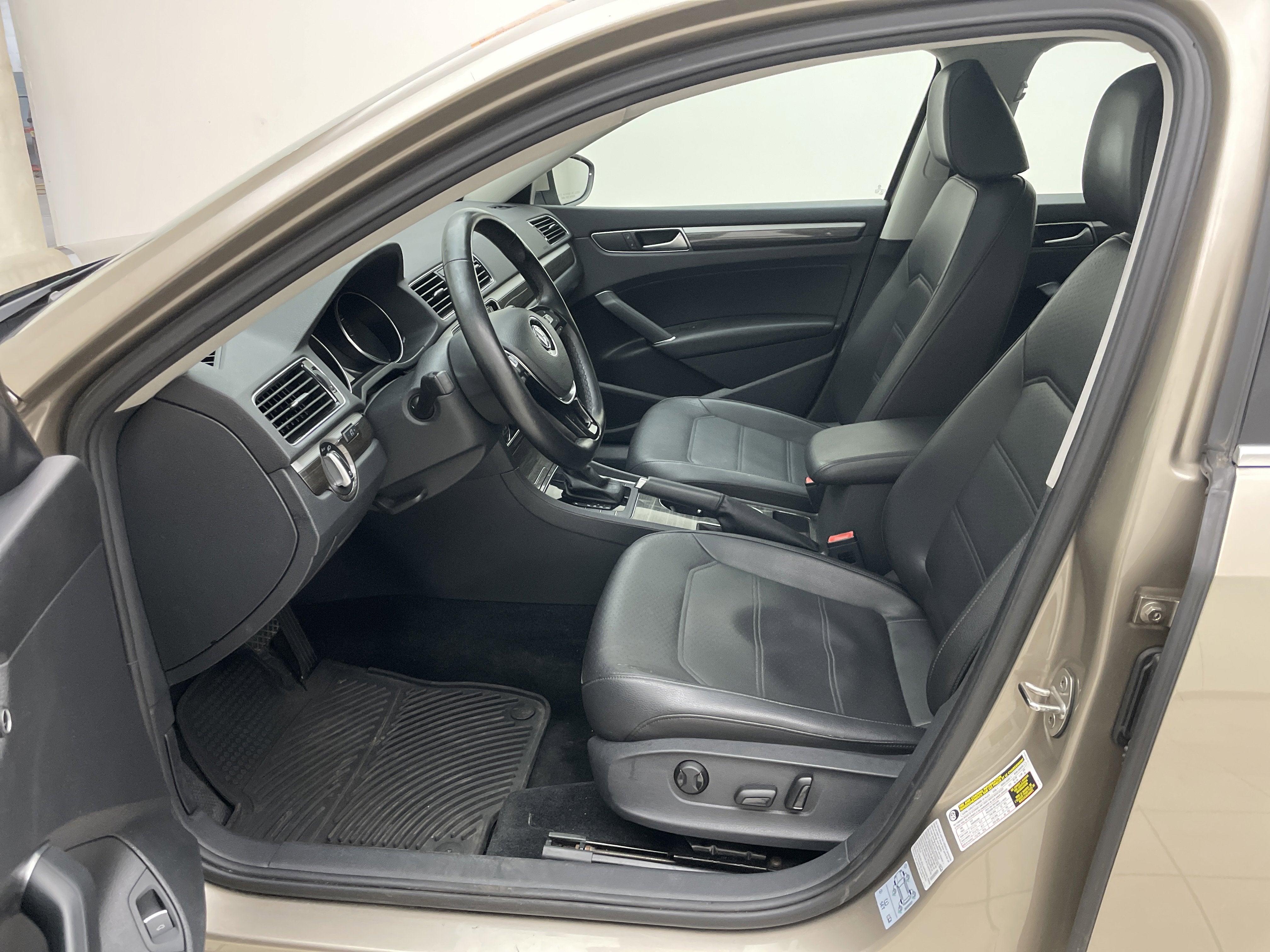 2016 Volkswagen Passat 1.8T SE