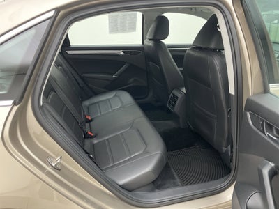 2016 Volkswagen Passat 1.8T SE