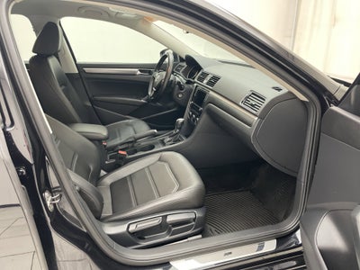 2017 Volkswagen Passat 1.8T R-Line