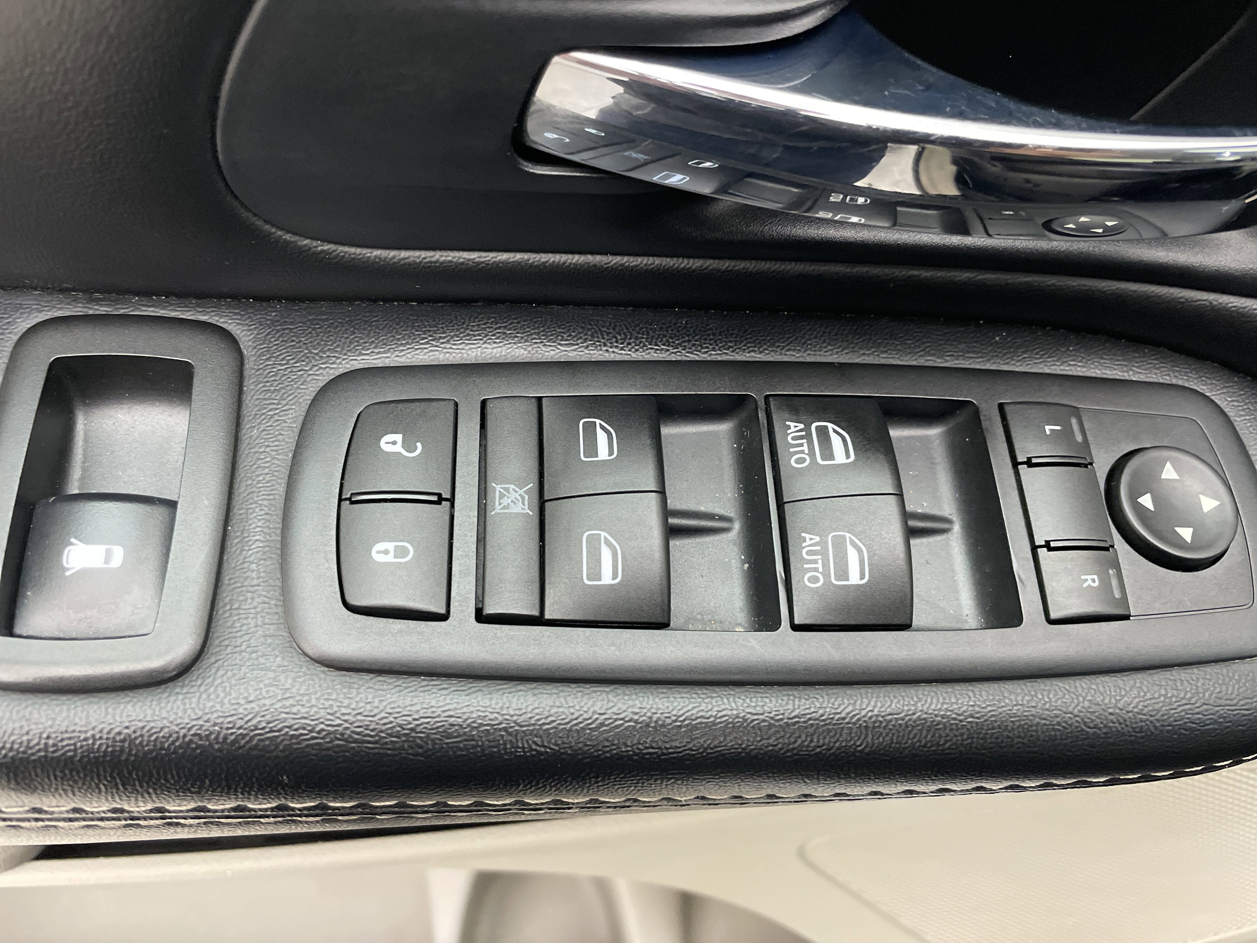 2016 Chrysler Town & Country Touring